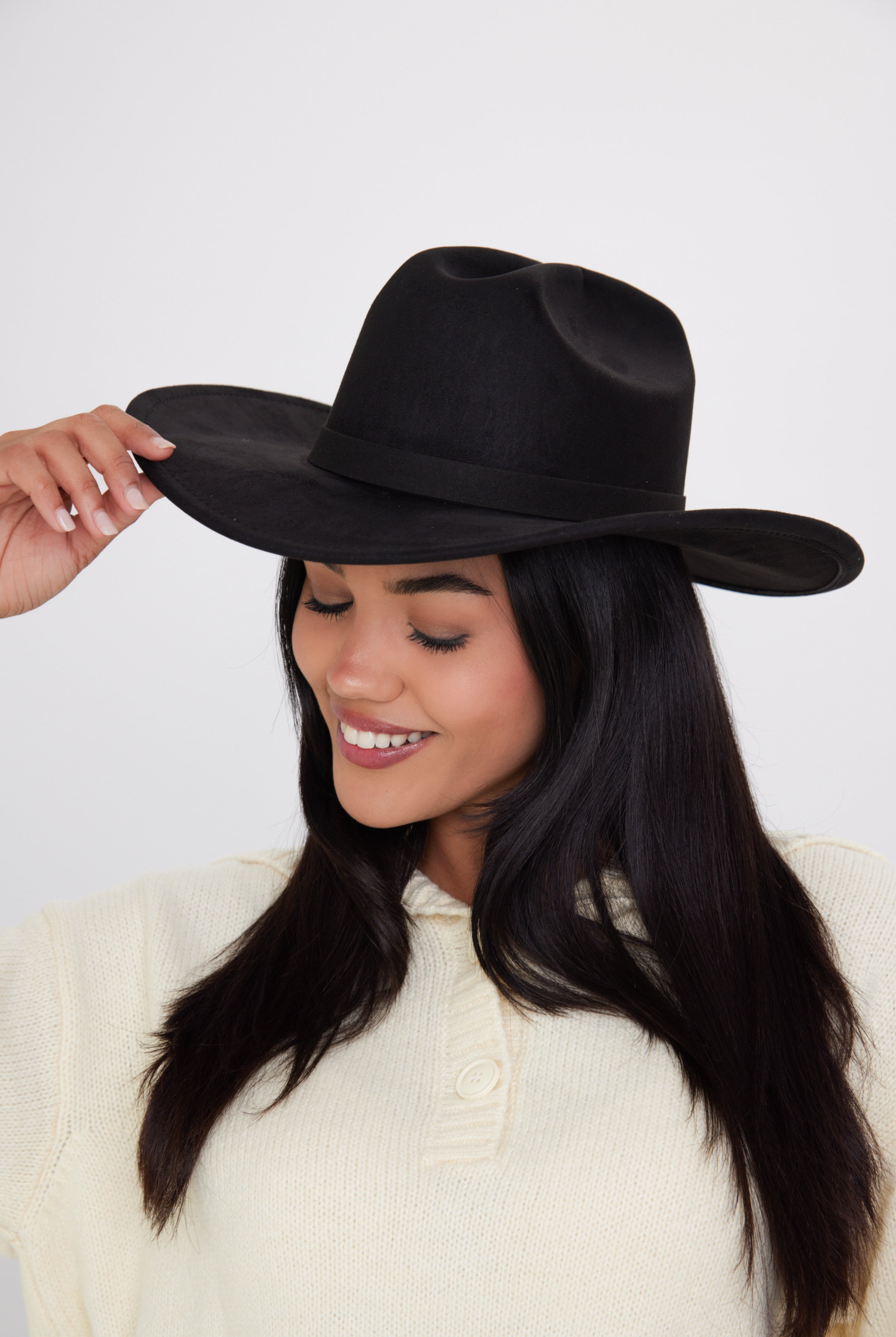 Women’s Faux Suede Cowboy Hat in Black