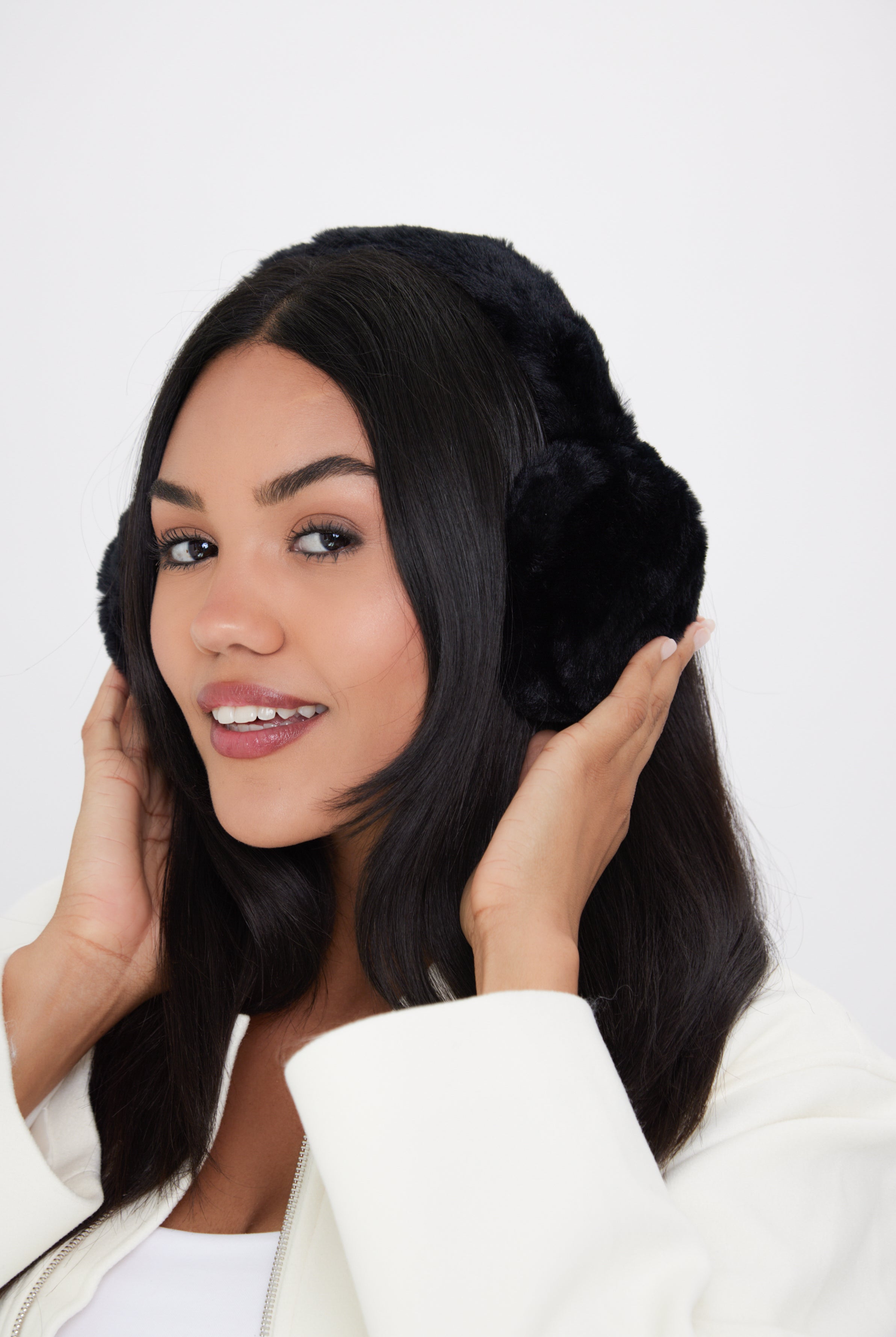 Women’s Fur Earmuffs in Black