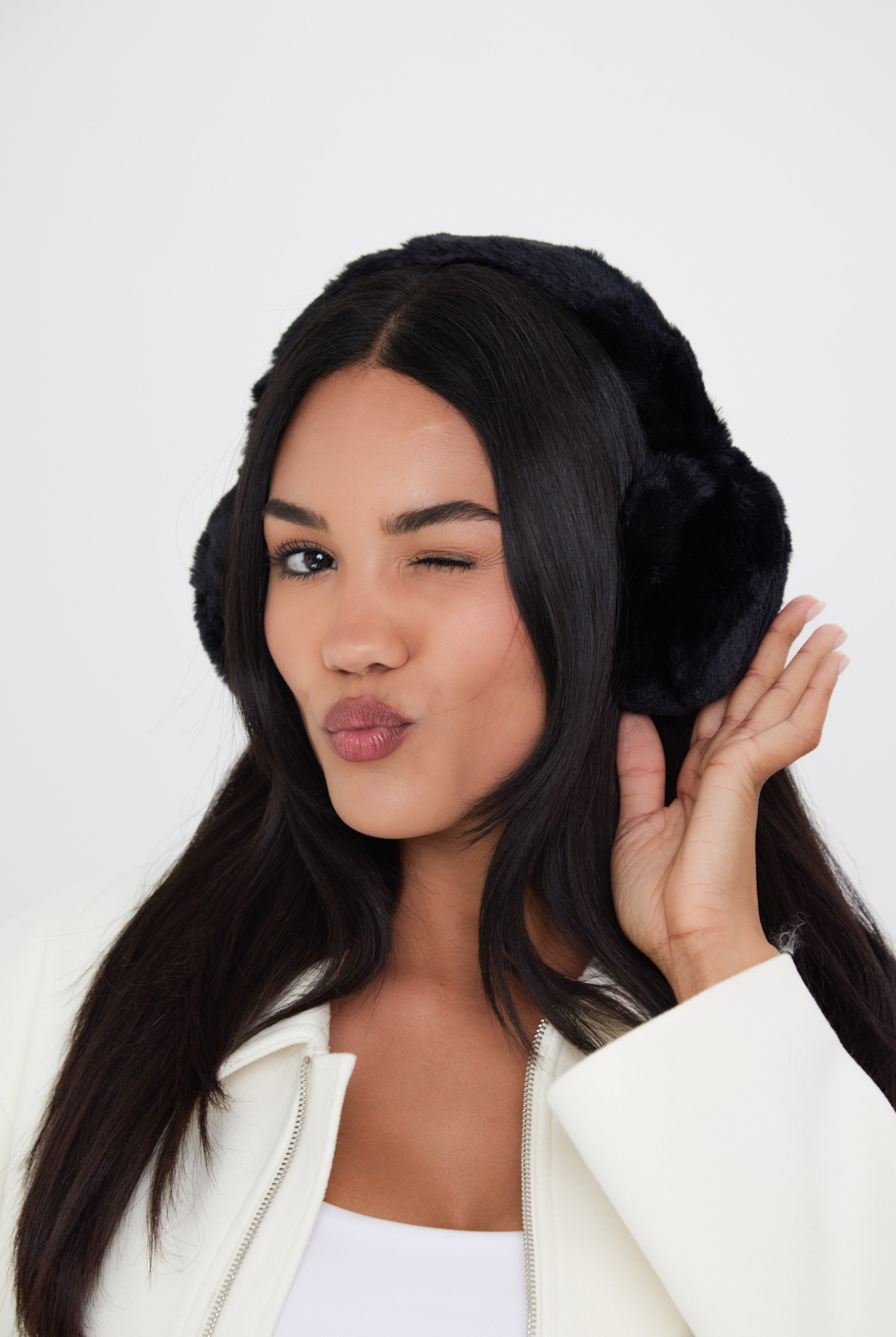 Women’s Fur Earmuffs in Black