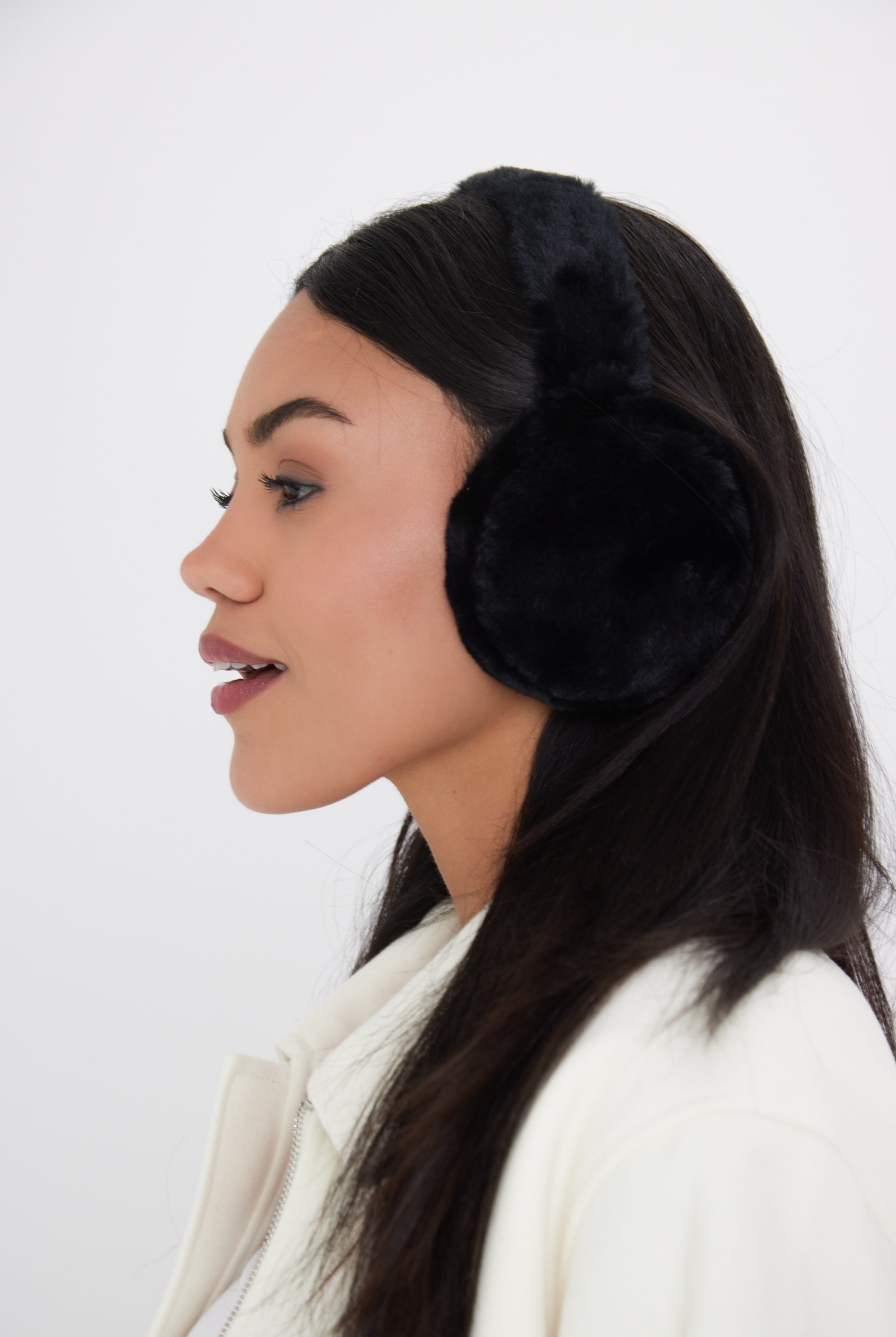 Women’s Fur Earmuffs in Black