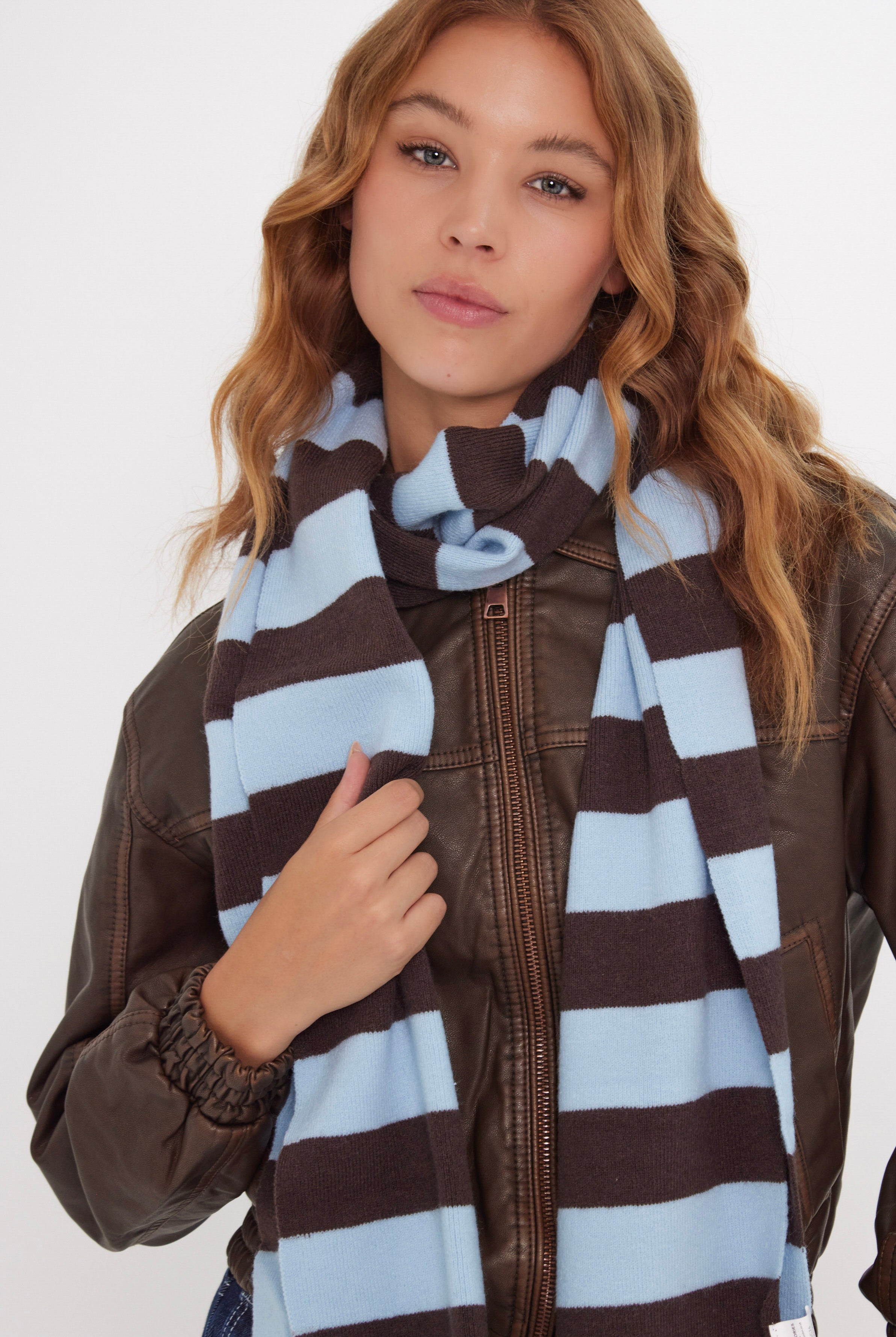 Women’s Knitted Stripe Scarf in Blue and Brown