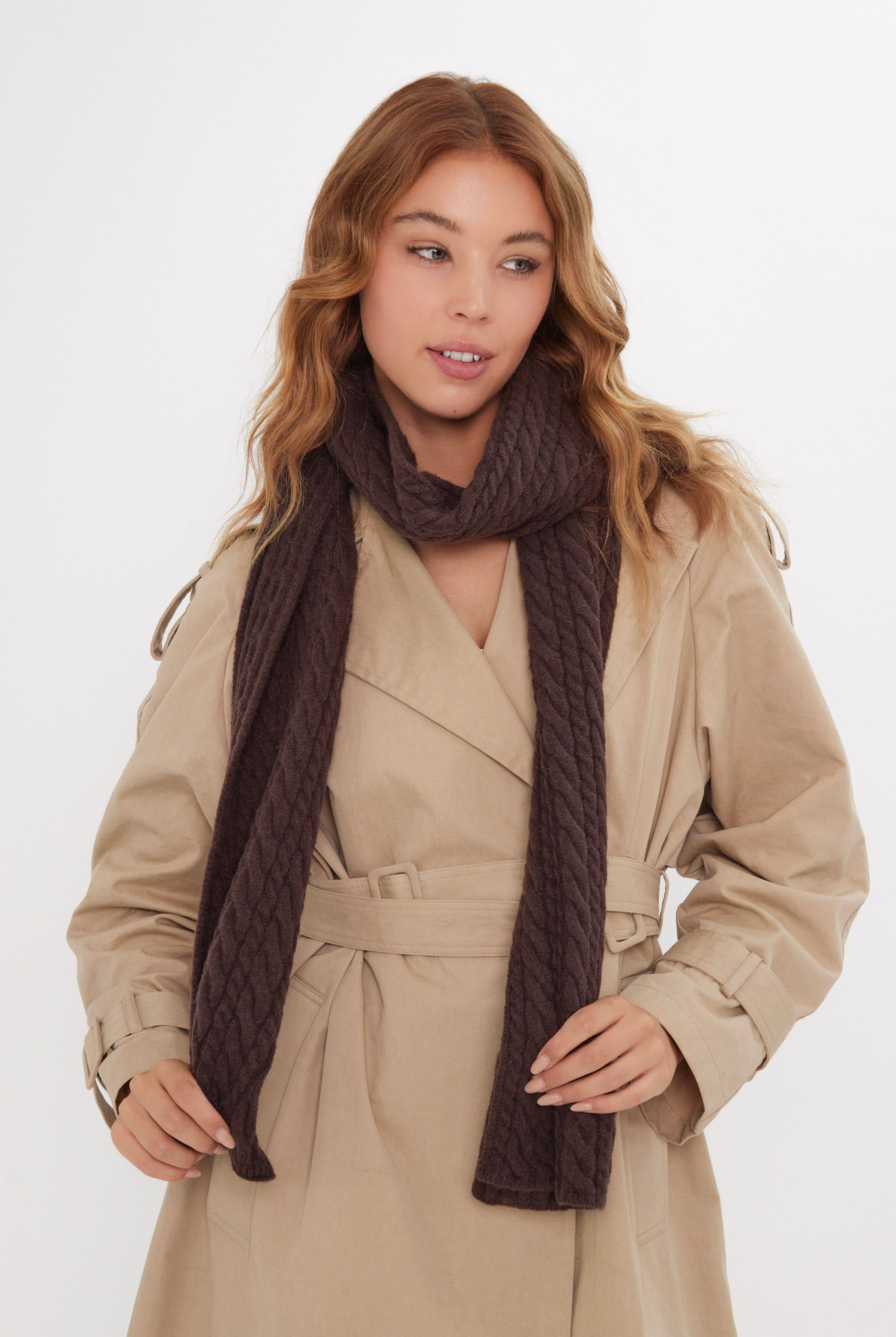 Women’s Cable Knitted Scarf in Brown