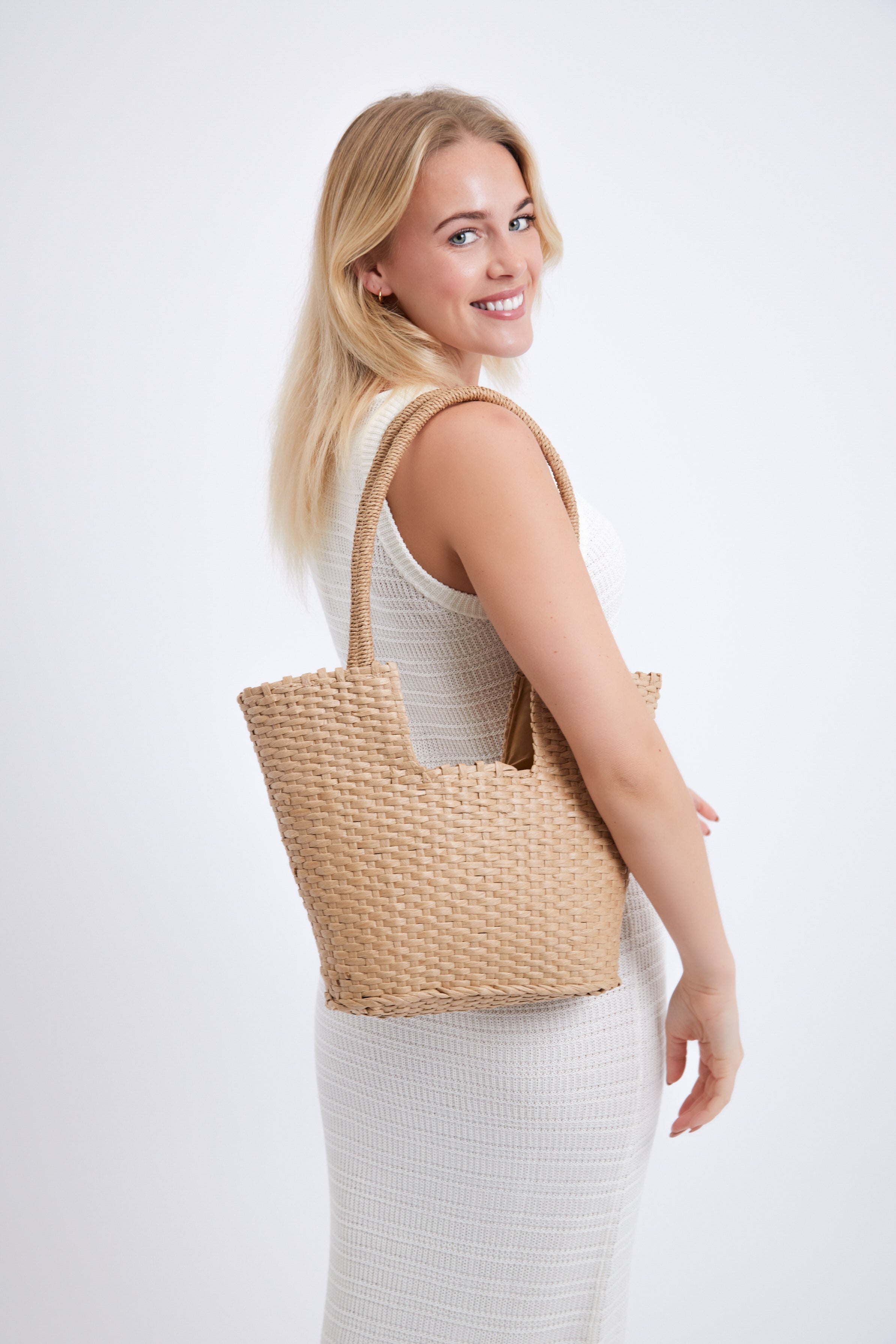 Women’s Straw Square Basket Tote Bag in Brown