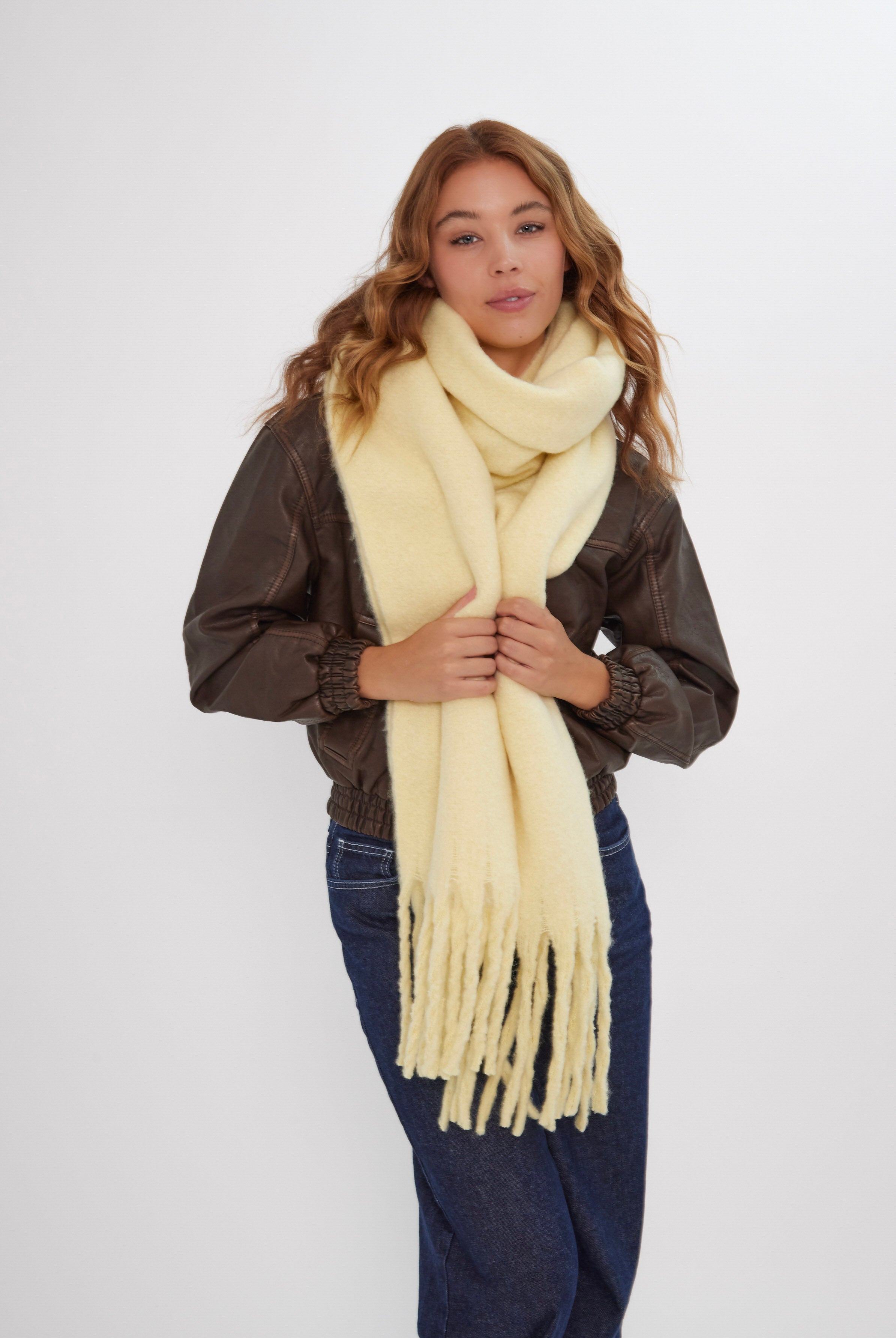 Women’s Oversized Chunky Blanket Scarf in Butter Yellow