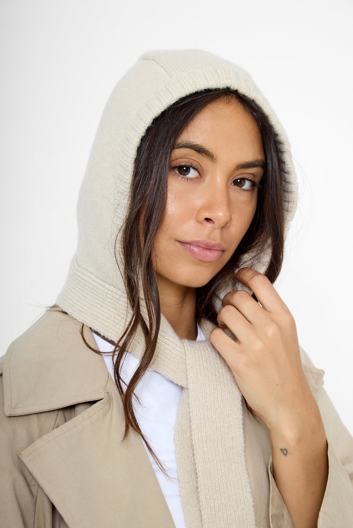 Women's Chunky Ties Knitted Bonnet in Oatmeal