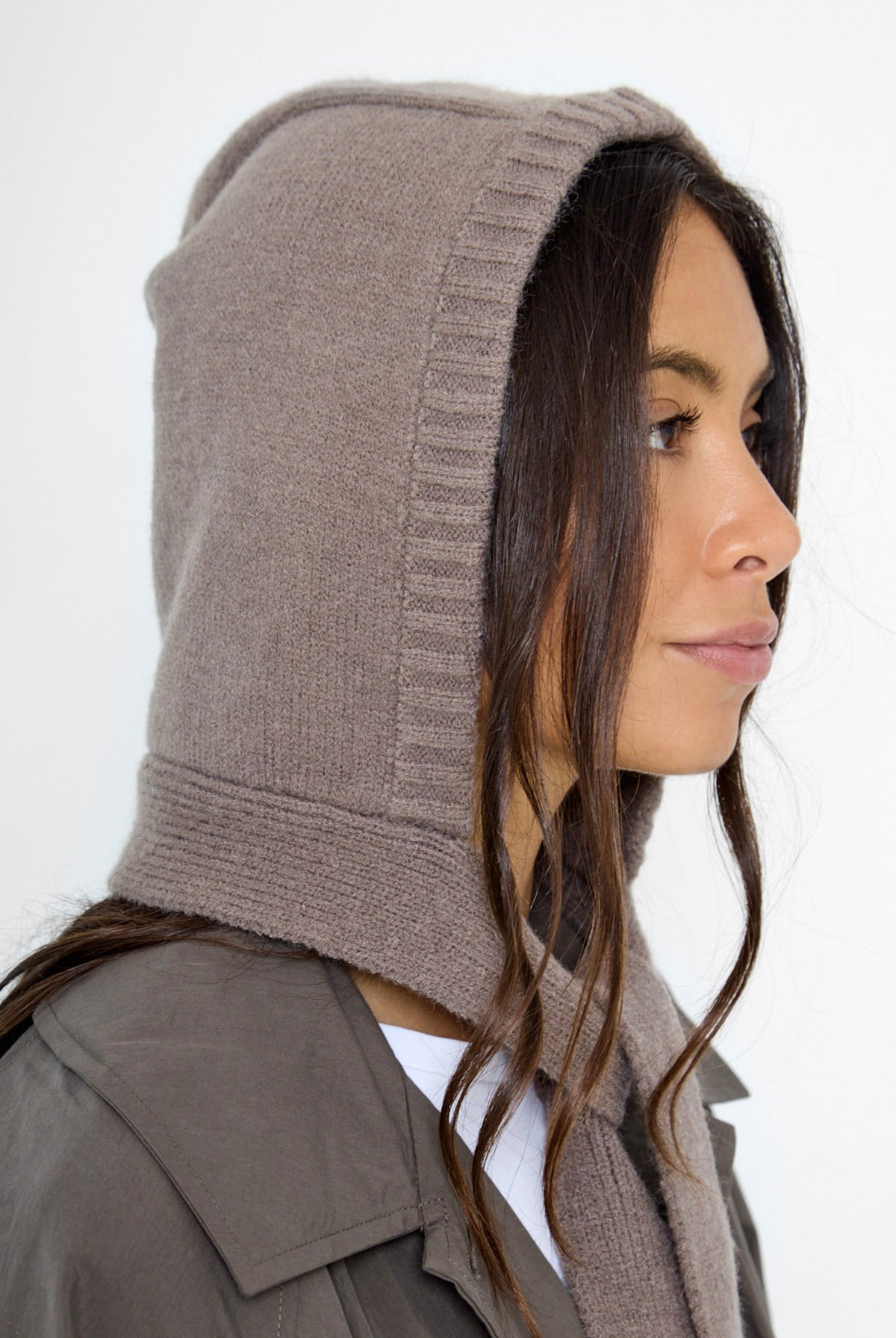Women's Chunky Ties Knitted Bonnet in Taupe