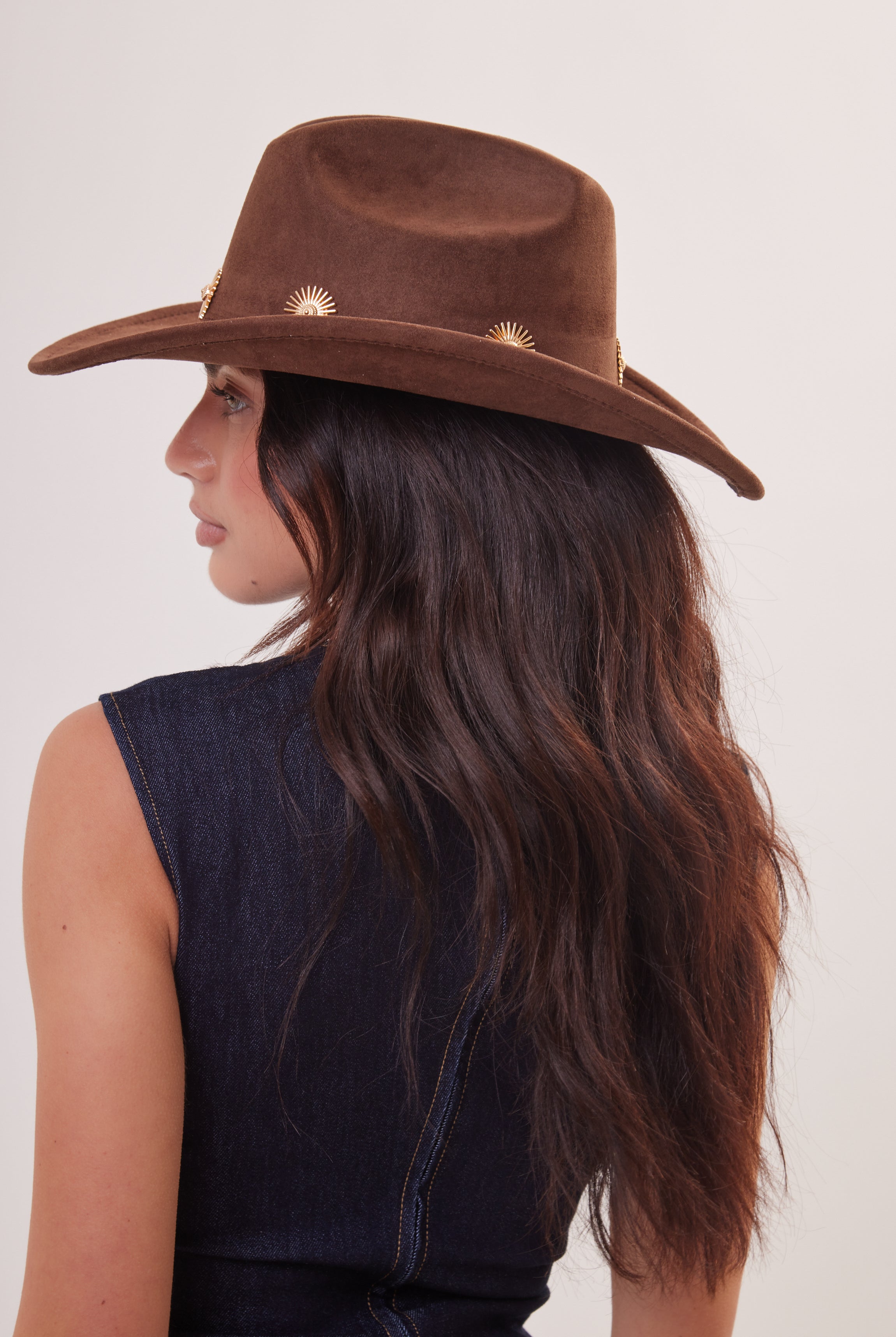 Woman's Cowboy Hat in Brown with Daisy Gold Studs