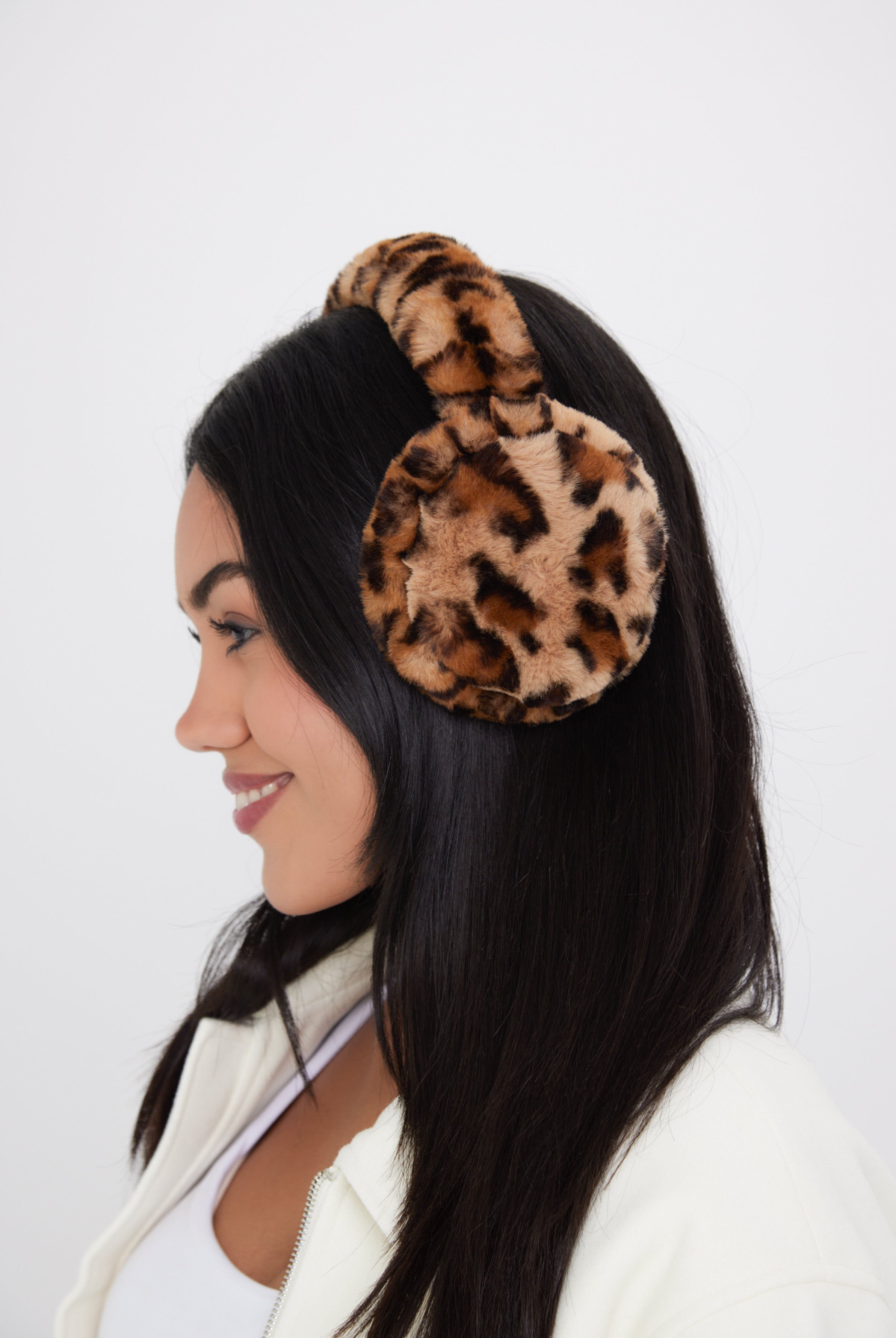 Woman's Fluffy Faux-Fur Earmuffs in Leopard Print