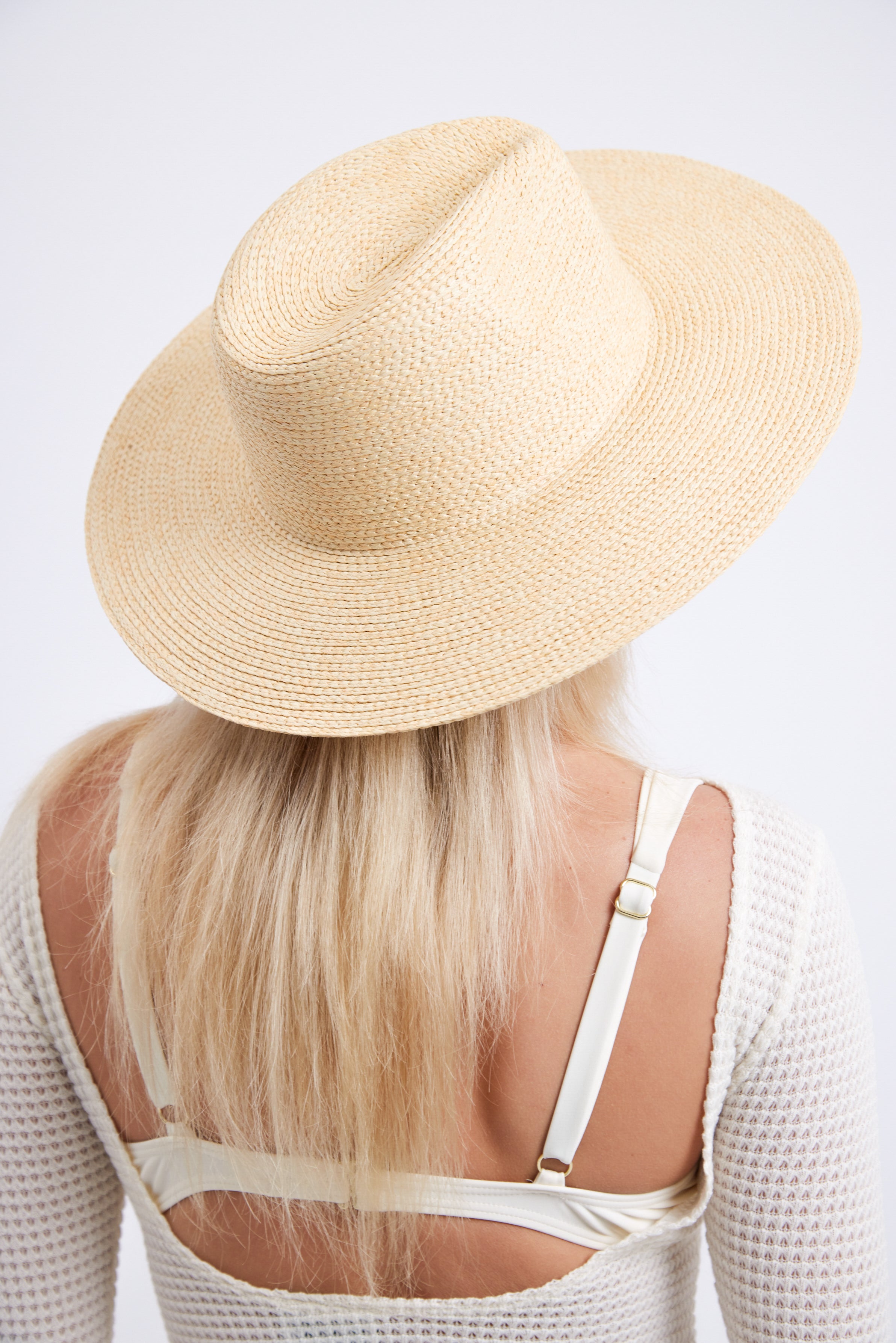 Women’s Wide Brim Raffia Fedora in Natural Beige