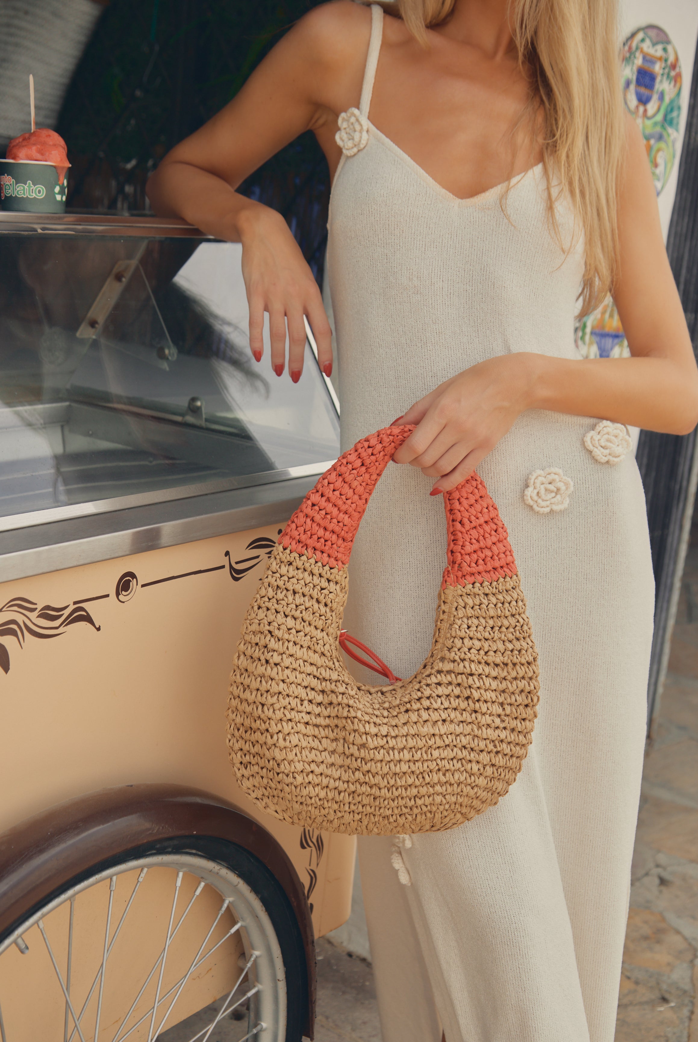 Women’s Round Straw Shoulder Bag in Natural with Red Handles