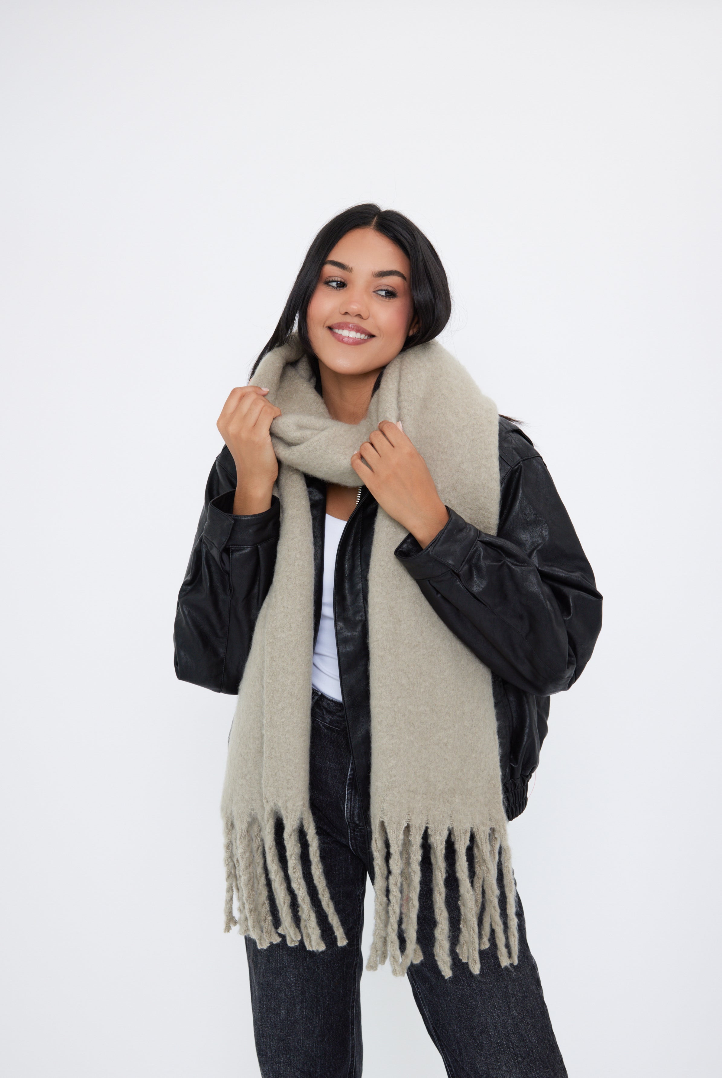 Woman's Oversized Chunky Blanket Scarf in Taupe Grey