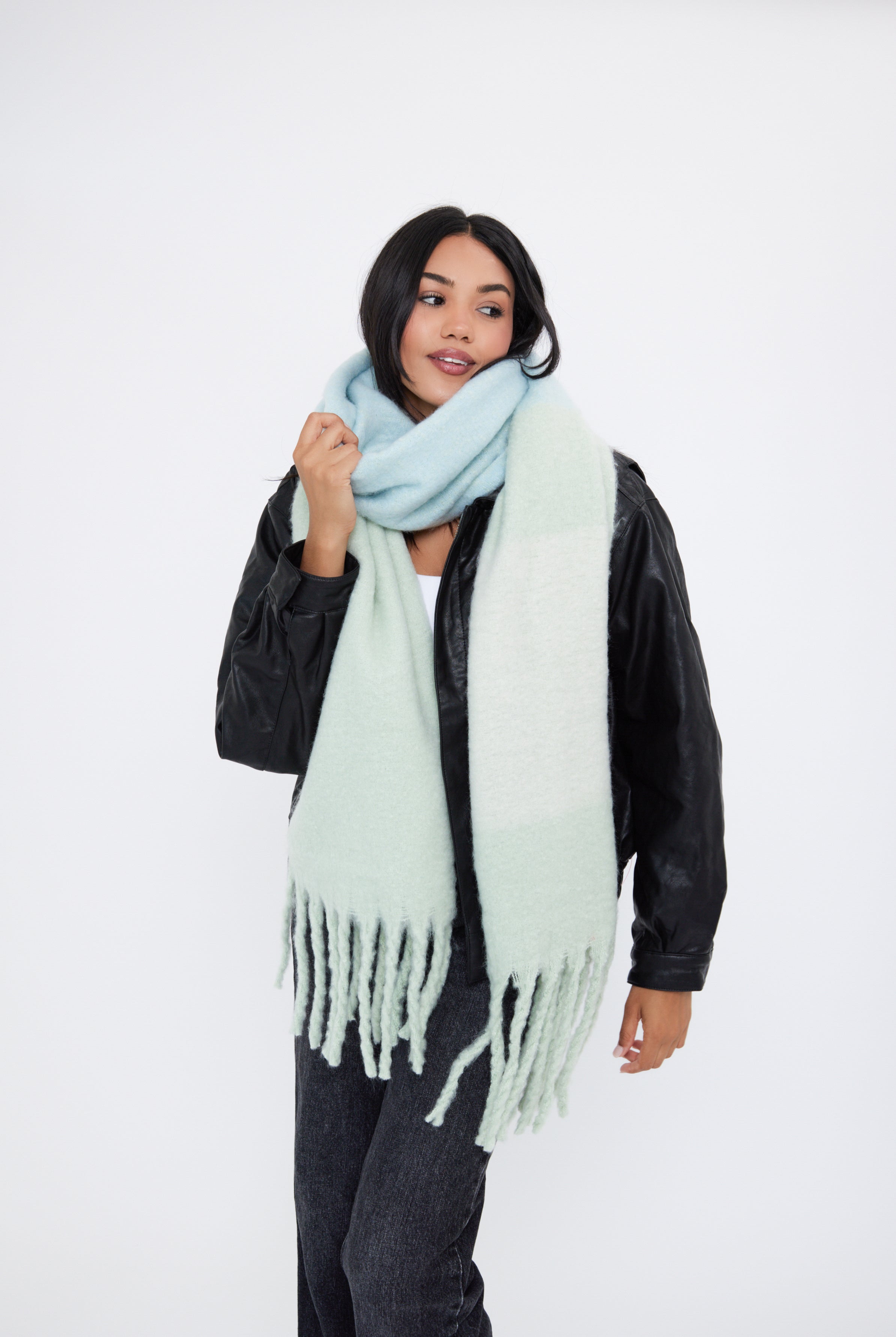 Woman's Oversized Chunky Blanket Stripe Scarf in Blue and Green