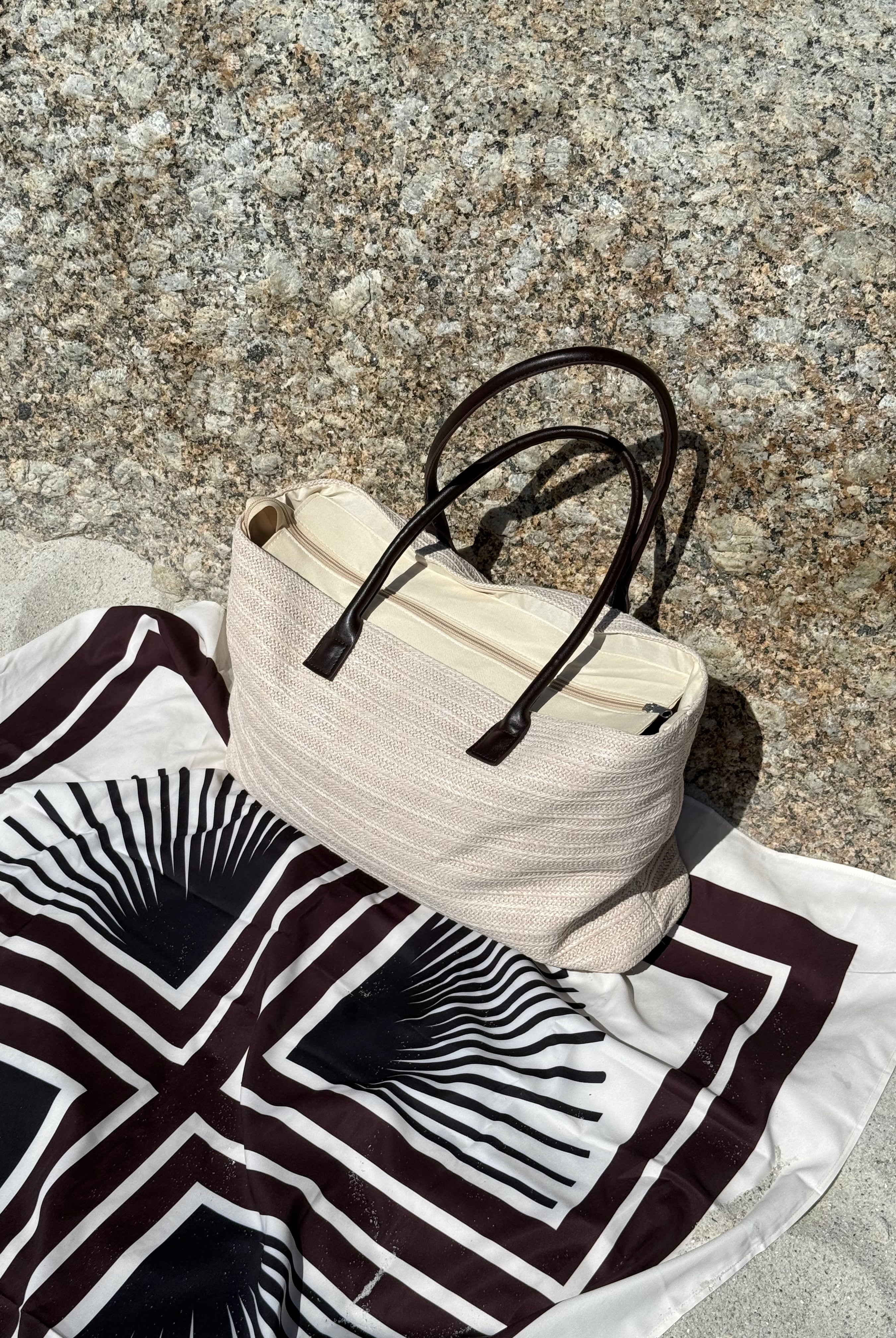 Woman's Oversized Woven Beach Bag in Cream