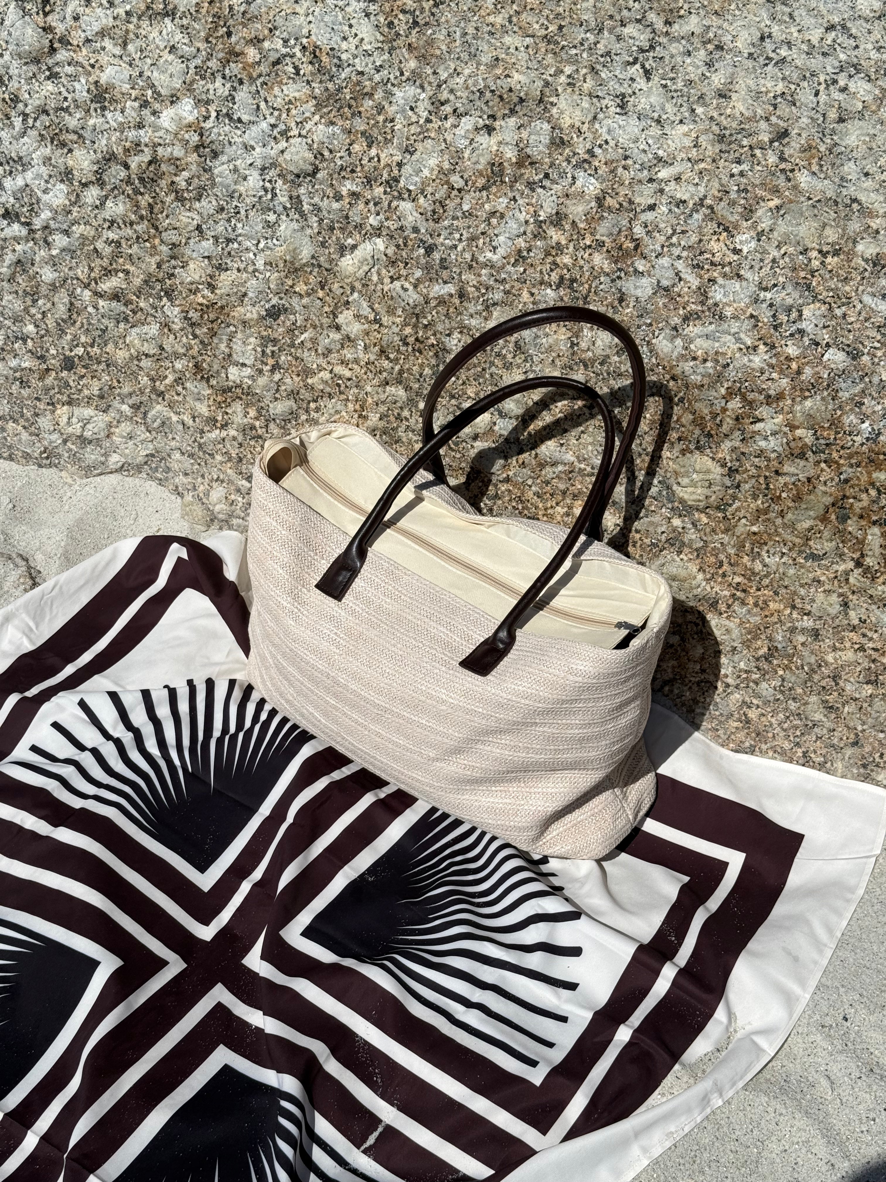 Woman's Oversized Woven Beach Bag in Cream