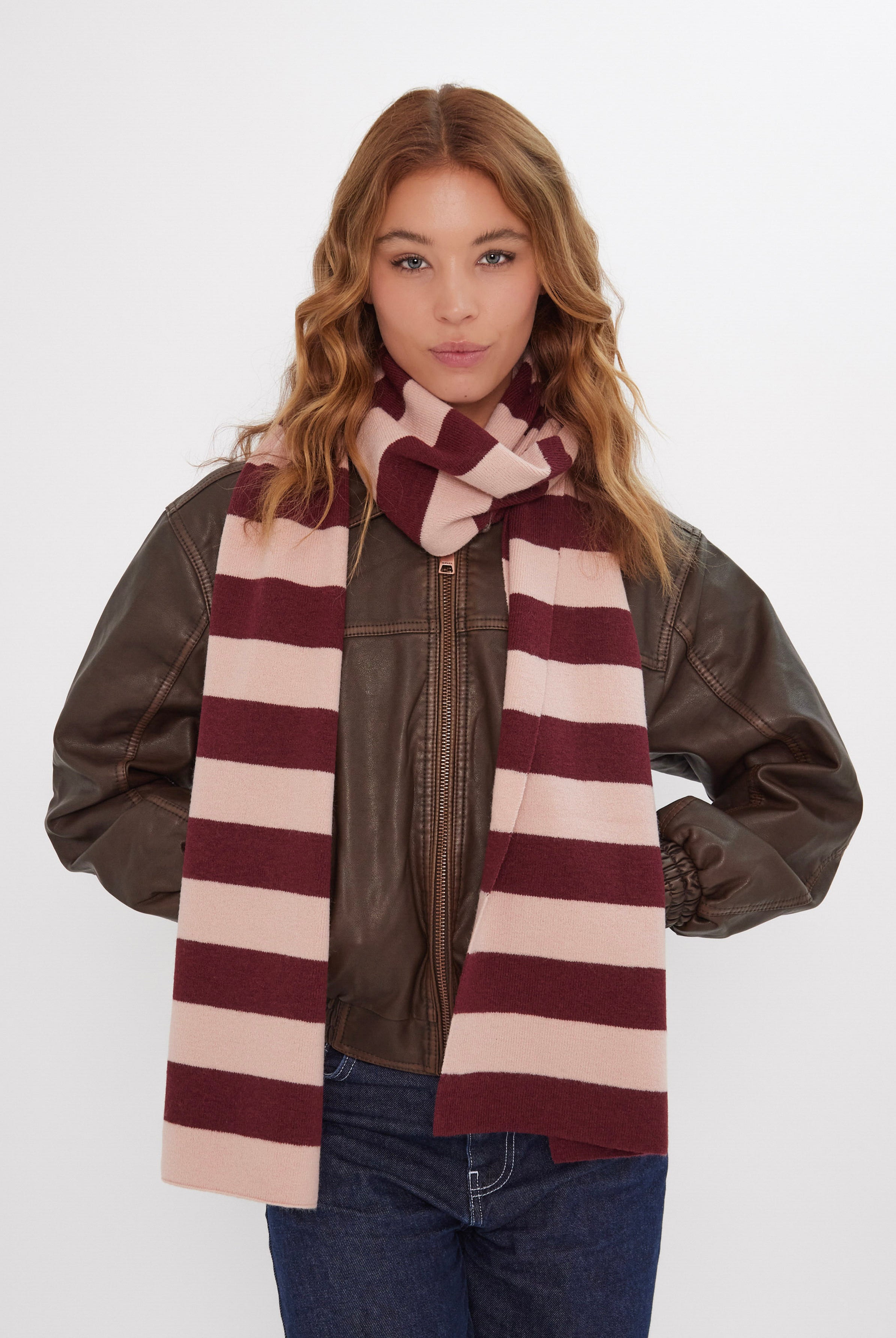 Women’s Knitted Stripe Scarf in Pink and Burgundy