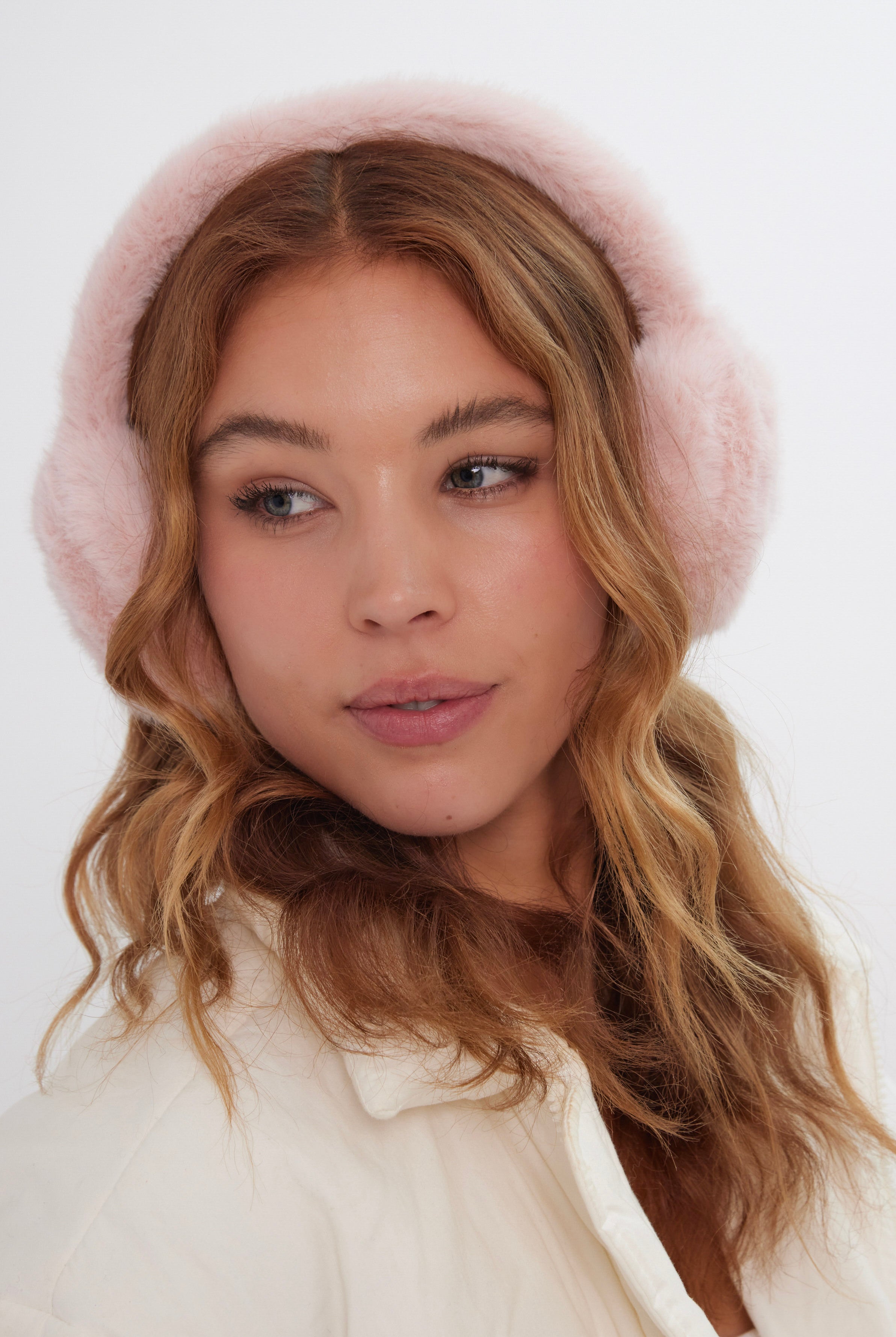 Women’s Fur Earmuffs in Pink
