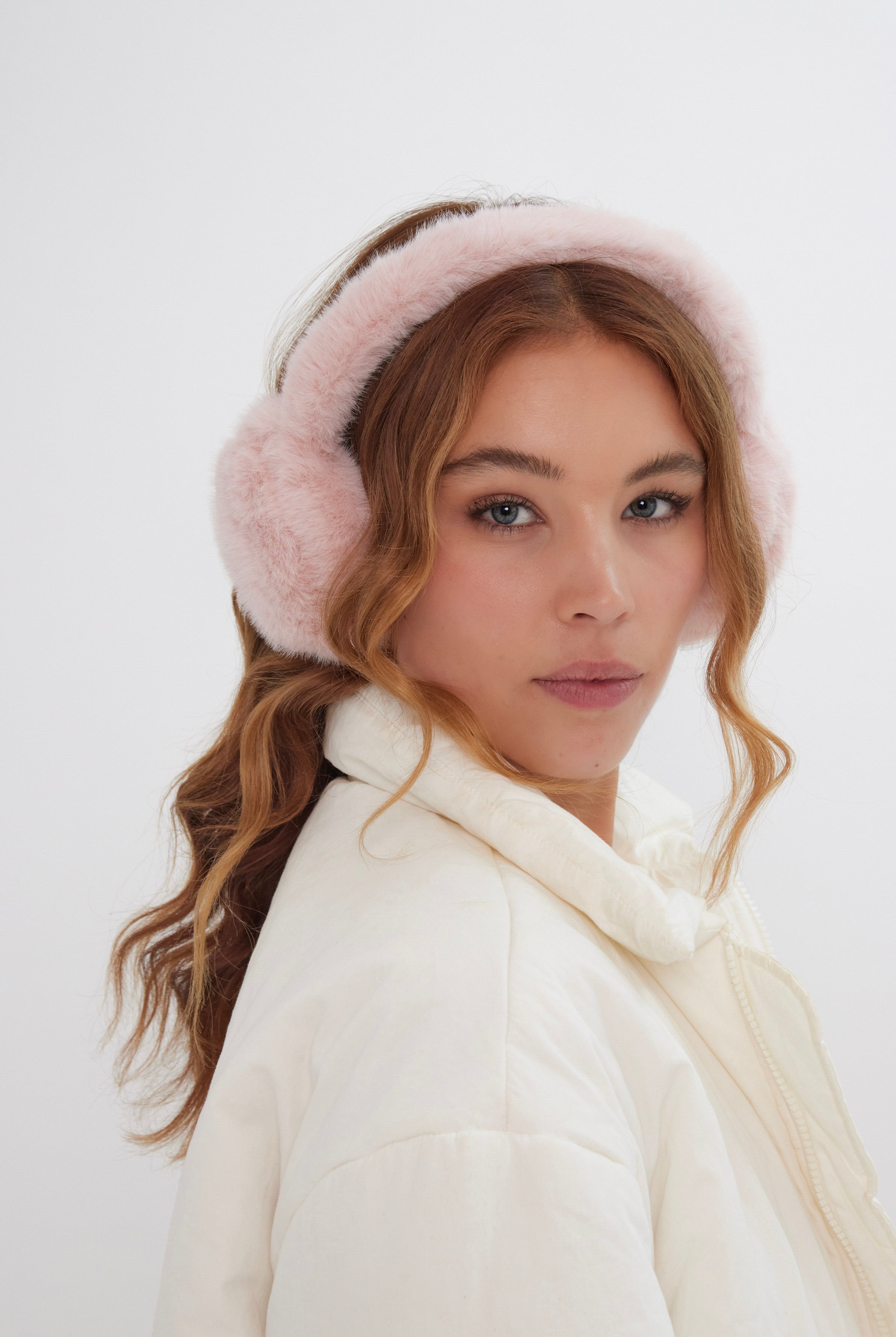 Women’s Fur Earmuffs in Pink