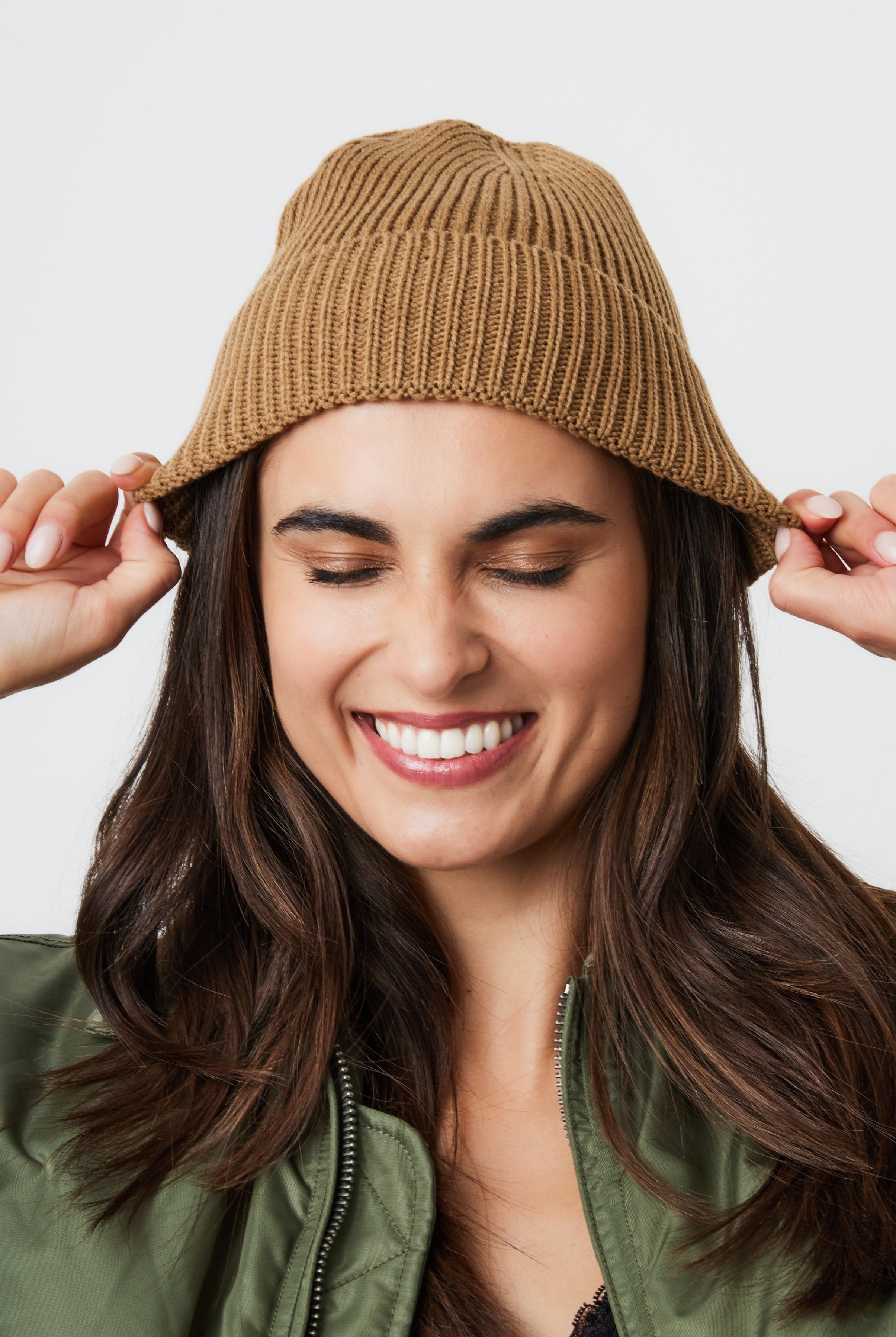 Woman's Ribbed Knitted Beanie in Camel