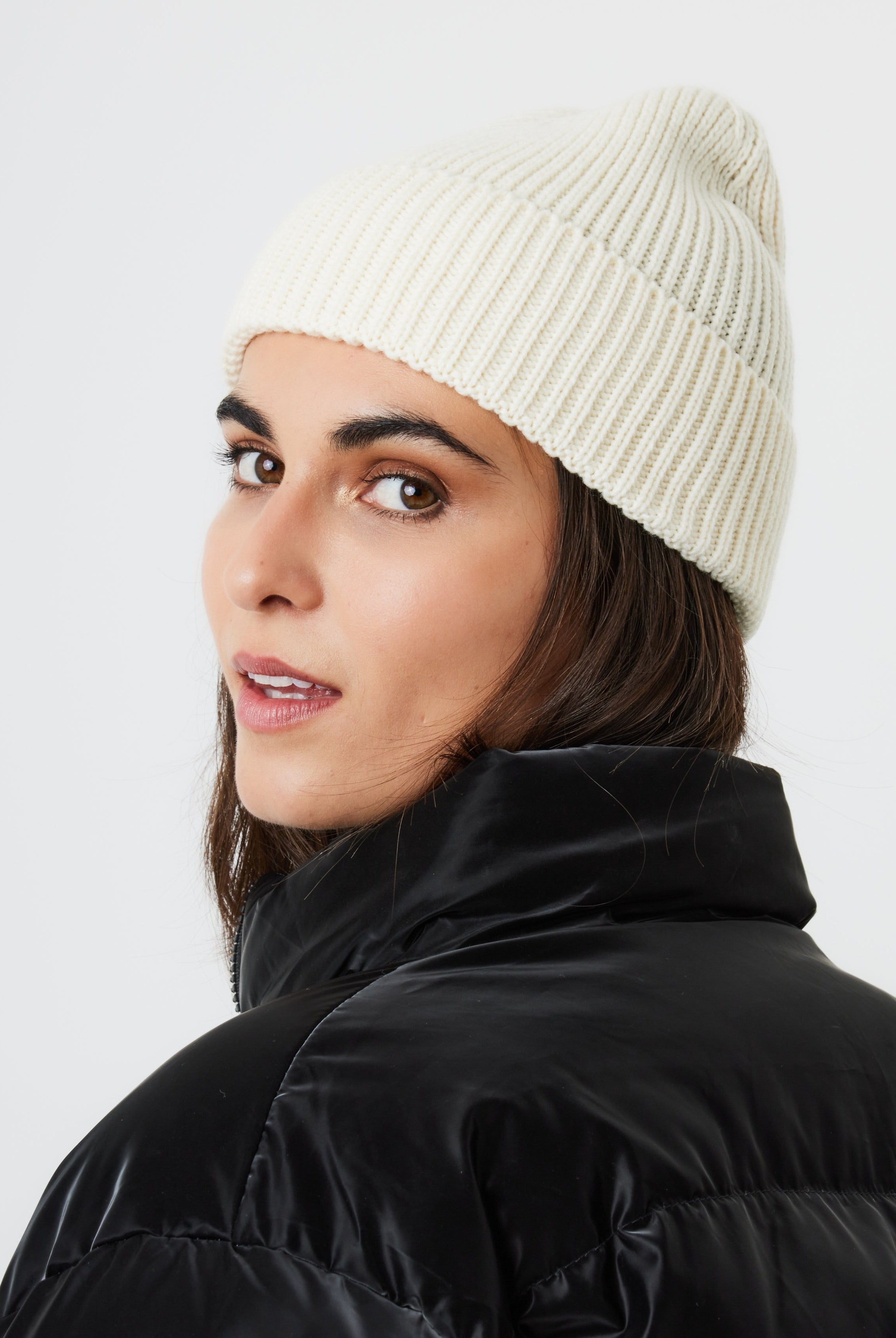 Woman's Ribbed Knitted Beanie in Cream