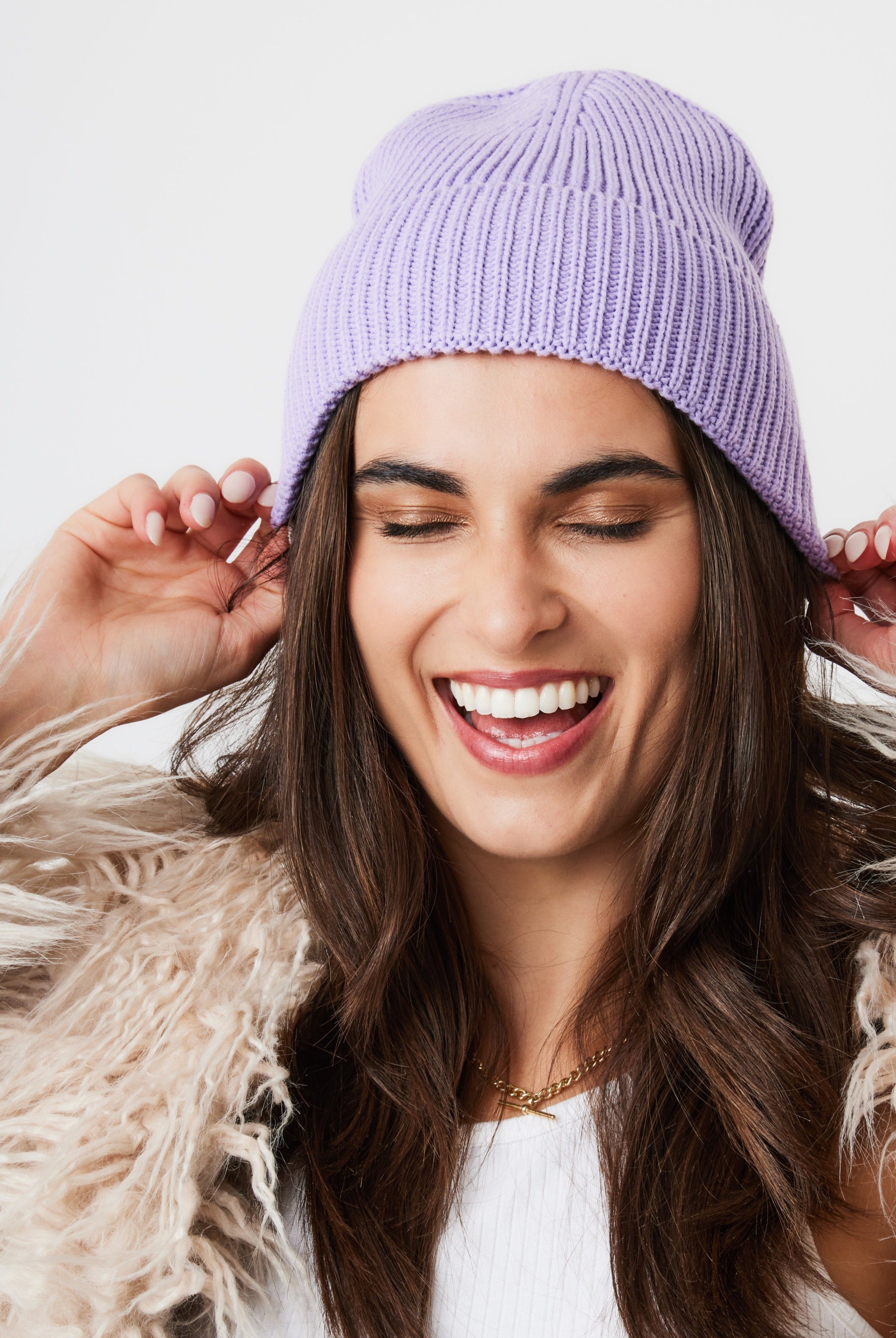 Woman's Ribbed Knitted Beanie in Lilac