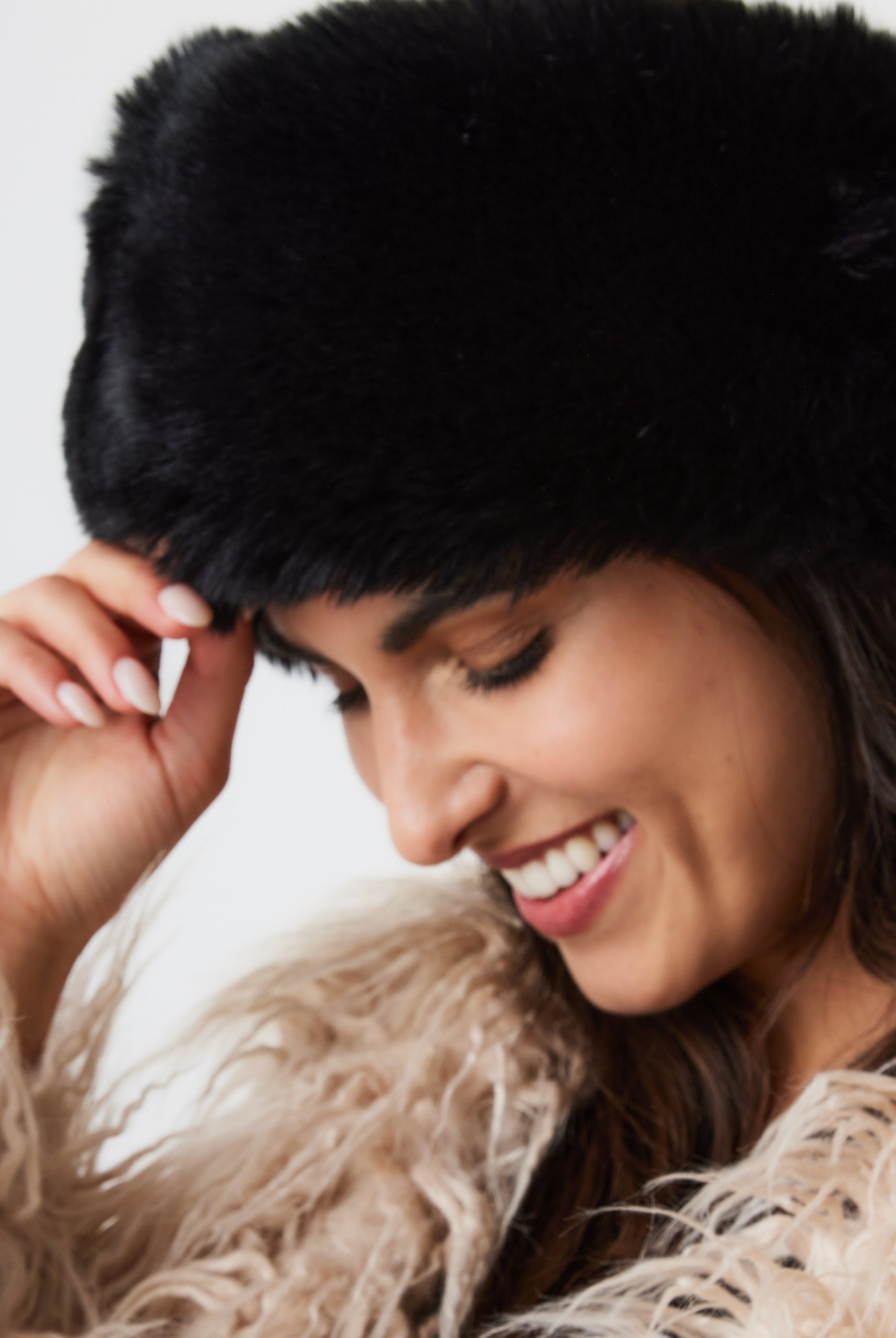 Woman's Super Fluffy Faux Fur Headband in Black