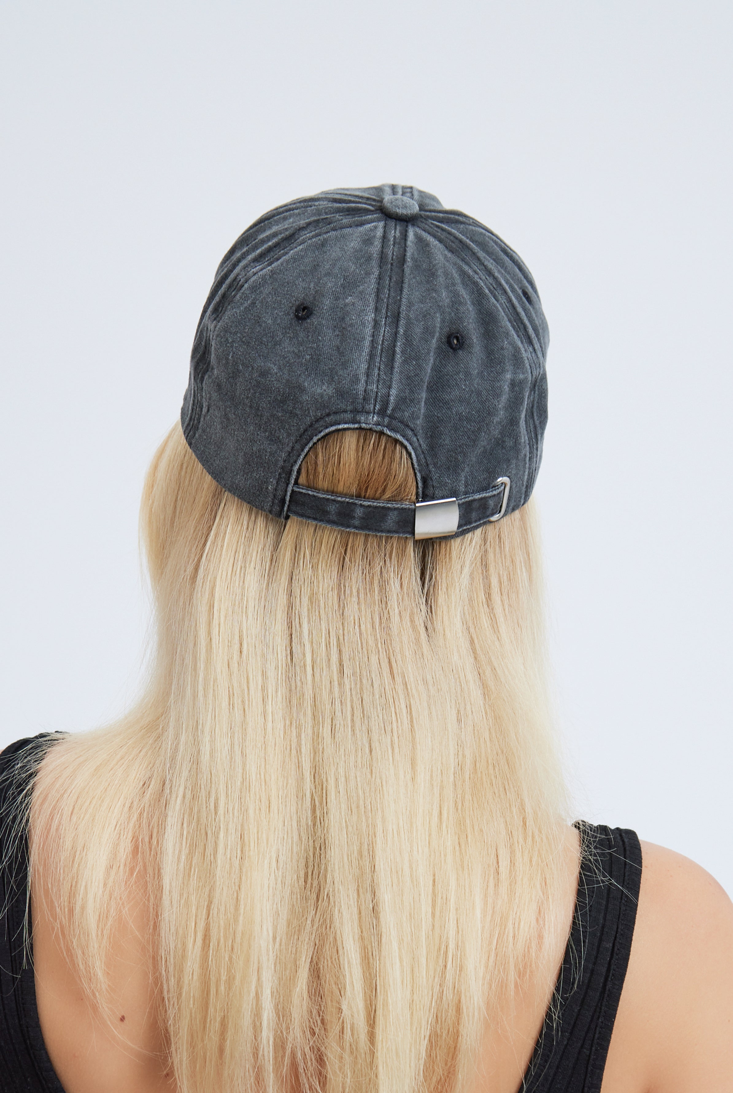 Women’s Manhattan Racquet Club Baseball Cap in Washed Black