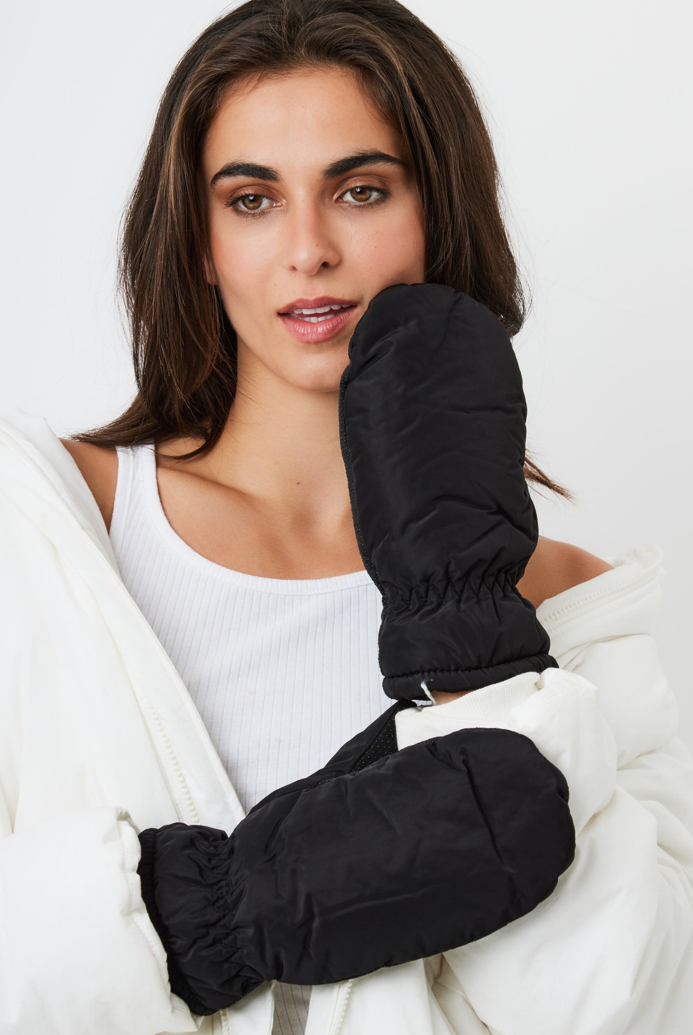 Woman's Winter Mittens in Black Nylon