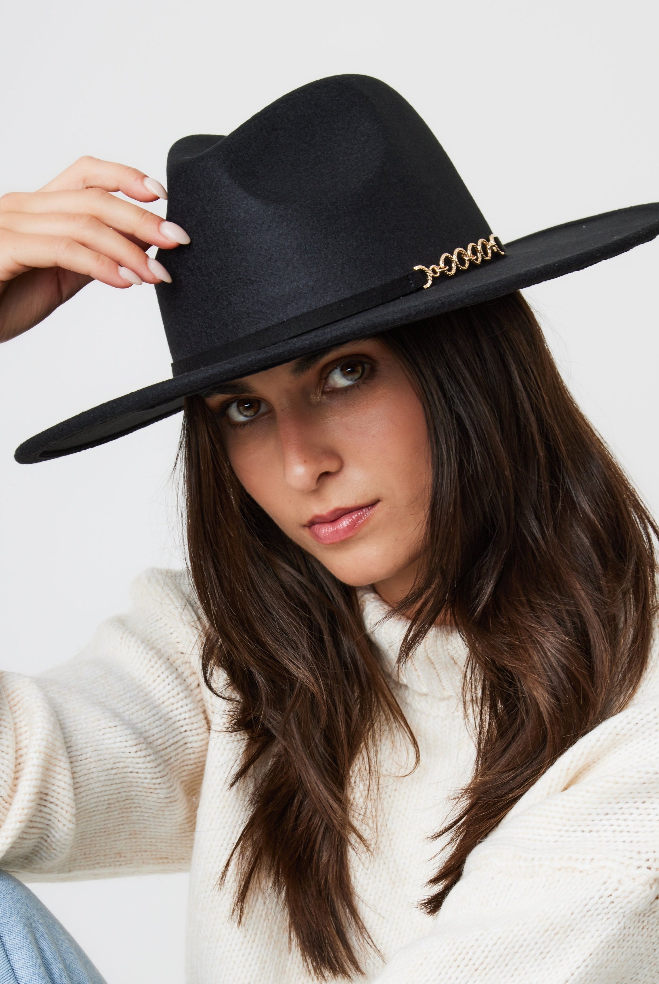 Oversized Fedora Hat in Black with Buckle detail and size adjuster | Winter | Autumn | Walks | Pub | Casual | Oversized | Hat | Accessory | Accessories | twee | Old money | Plaza core | Country | Streetwear | Indie  