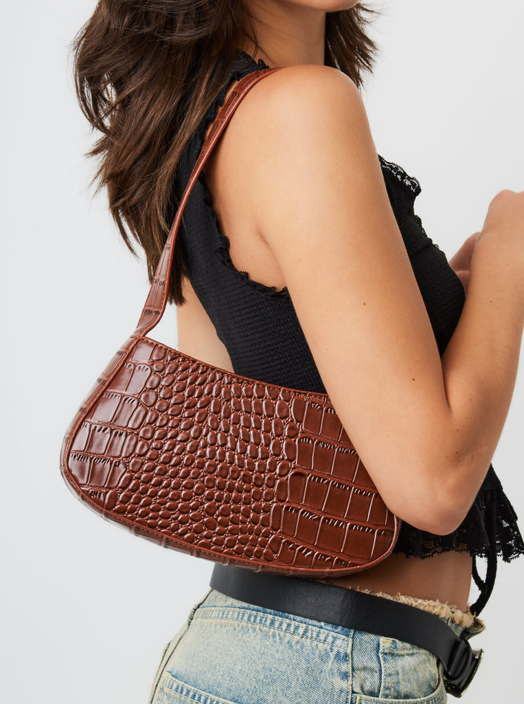 PU Shoulder Bag | Brown Shoulder Bag | My Accessories London | Plaza Core | Twee | Preppy | Minimal | Minimalist | Simple | Minimalist style | Old Money | Date Night Accessory | Drinks Accessory | Handbag | Shoulder Bag | Sofia richie | Streetstyle accessories |  