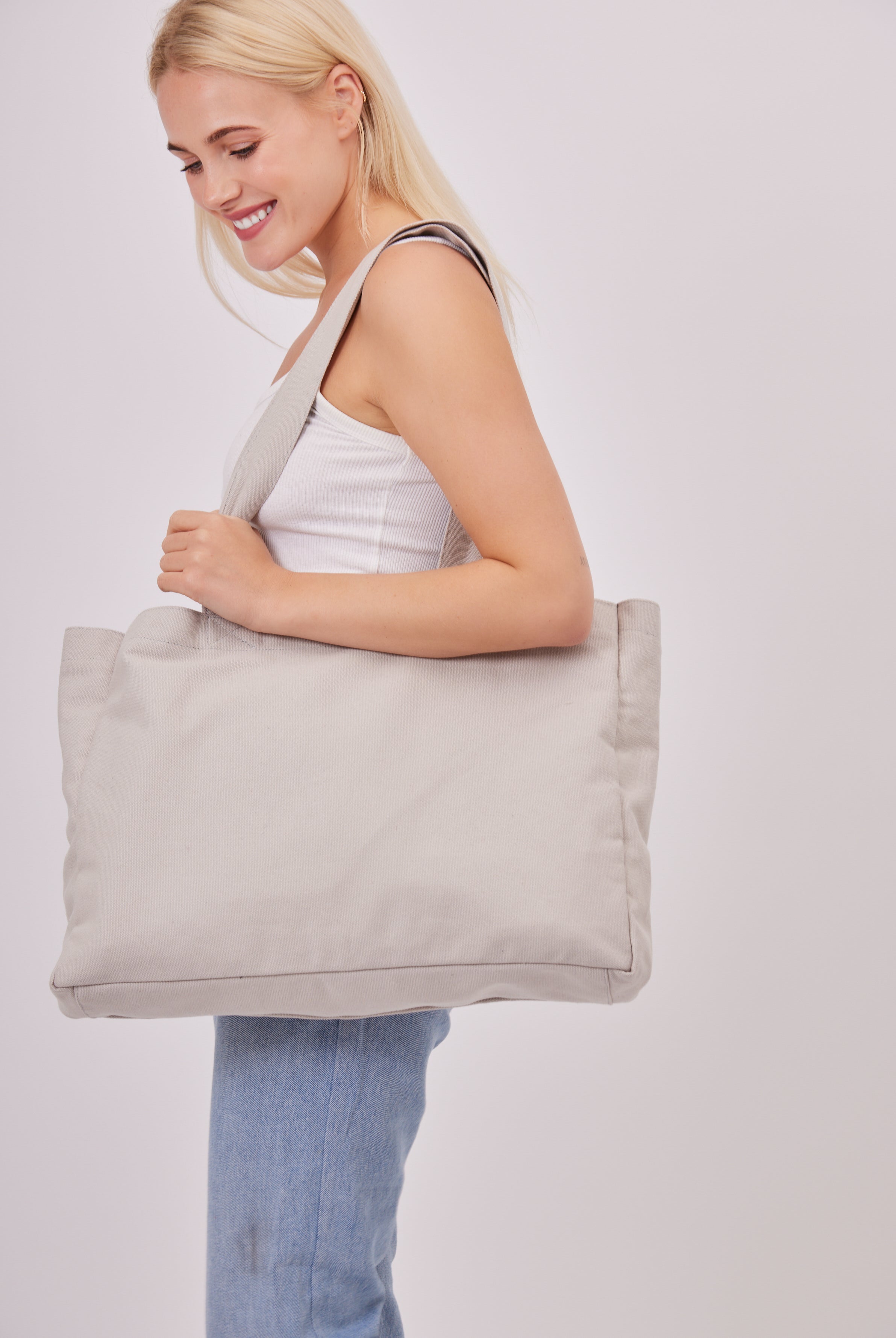 Oversized Canvas Tote Bag in Grey | summer bag | beach bag | holiday bag | minimal bag | minimalist bag | gym bag | tote bag | shopper bag | women's bag | women's accessories | canvas tote bag | casual | streetwear bag | athleisure bag | athleisure accessories |