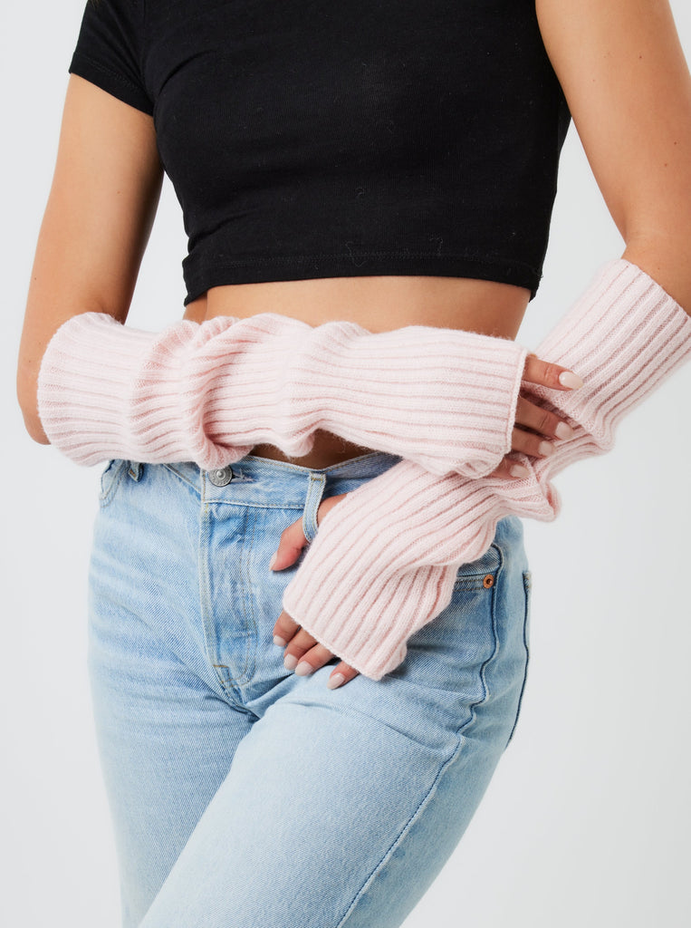 Knitted Arm Warmers in Pink | Knitted | Knitwear | Y2K | lolita | Balletcore | Soft e girl | coquette | ballet sleaze | Women | Accessories | Accessory | Fingerless gloves | Winter | Autumn | Present | Streetwear | Streetstyle | Winter accessories | Autumn Accessories | Gloves | Sleeves