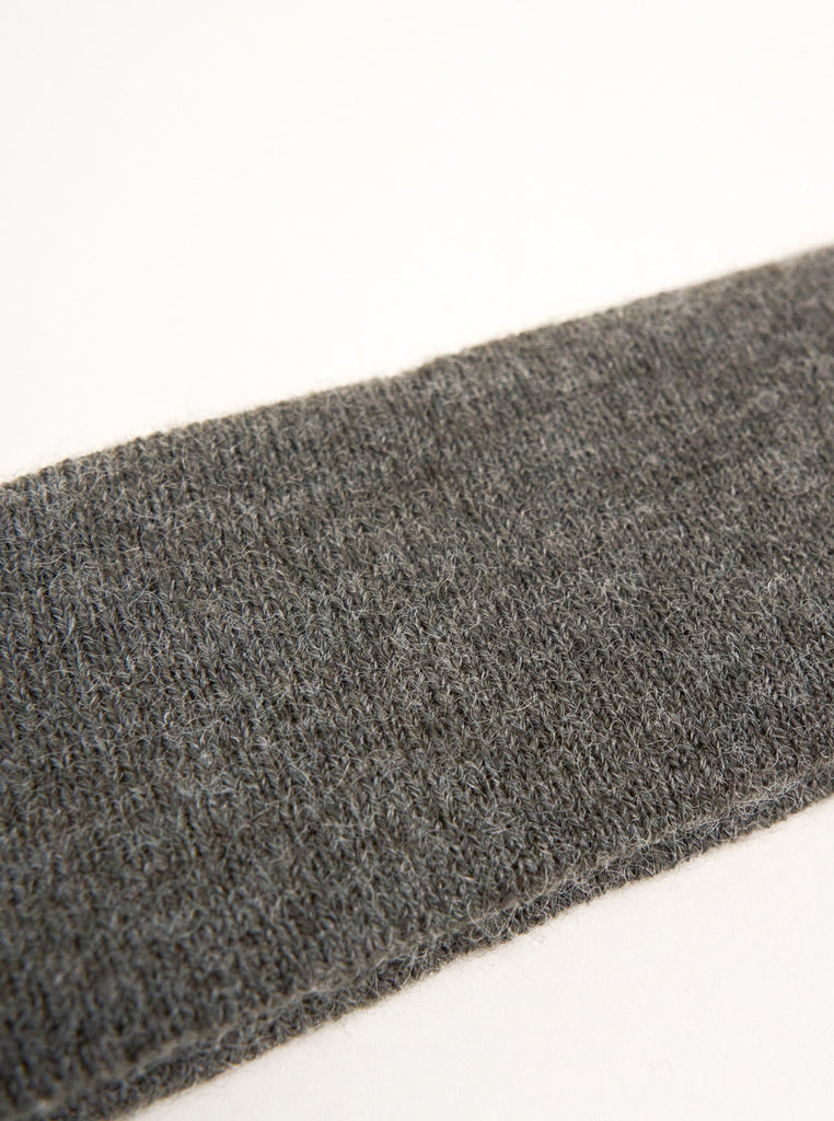 Knitted Headband in Grey | Plaza Core | Old Money | Ski | Ski Season | Skiing | Ski Accessories | Winter | Autumn | Fall | Grunge | Grunge sleaze | Biker | Minimal | Minimalist | Autumn Accessories | Winter Accessories | Fall Accessories | Women's Accessories | Women | Streetstyle | Streetwear | Fall Style | Winter Style | Autumn Style | Hair Accessories | Headband | Grey Headband