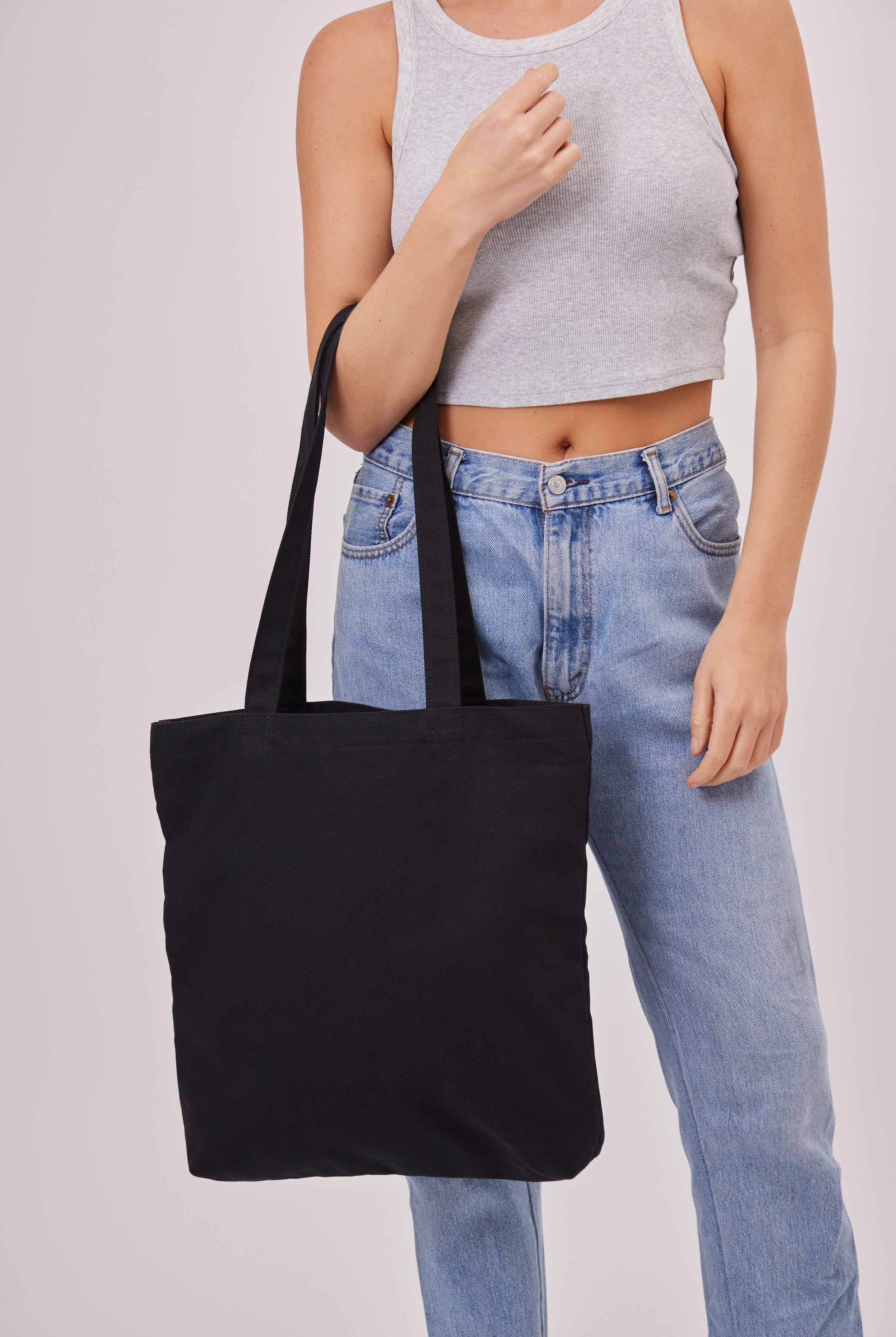 Canvas Tote Bag in Black | casual | minimal | basics | streetwear | streetstyle | unisex | bag | shopper | accessories | accessory | bags | women's accessories 