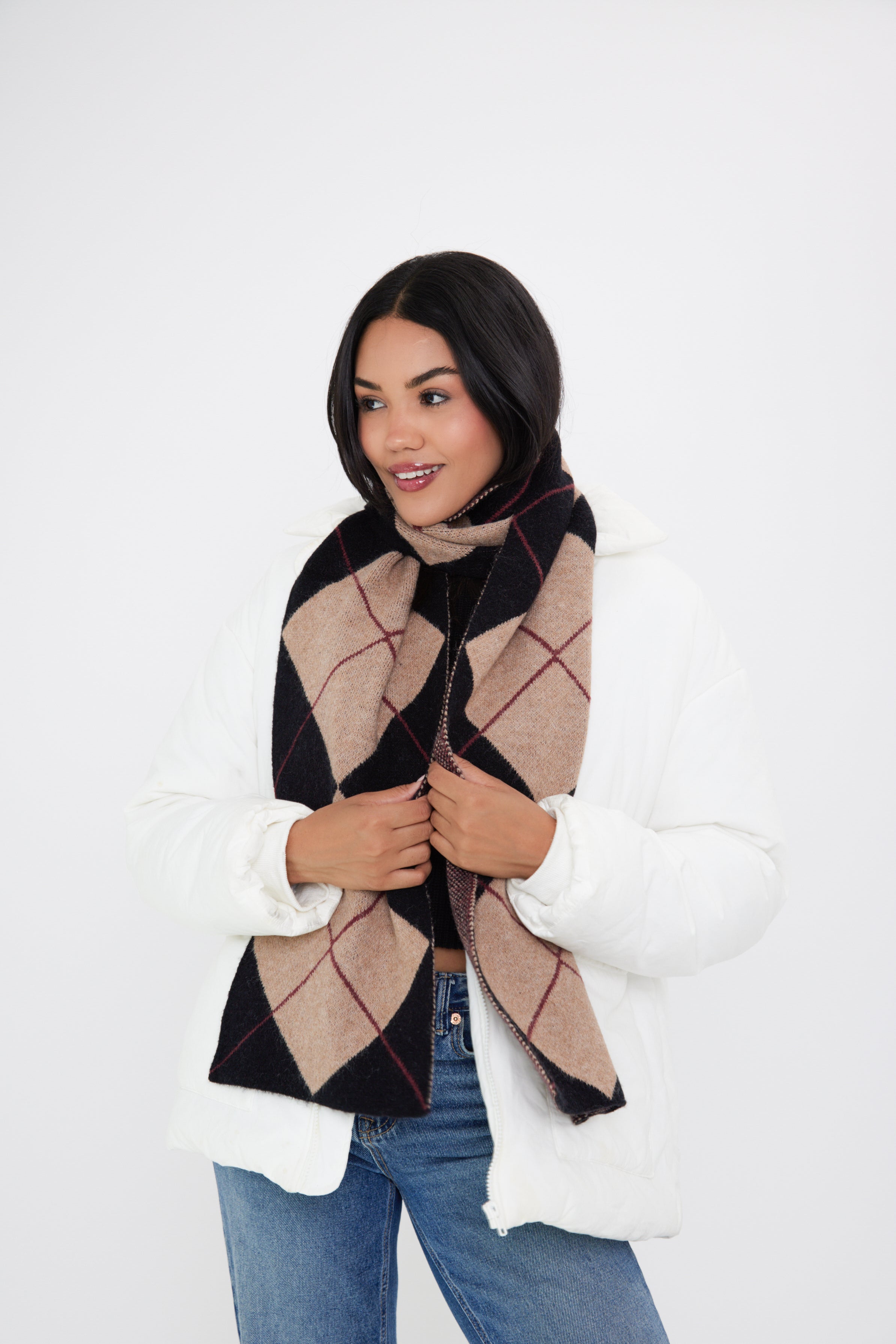Woman's Argyle Pattern Scarf in Black and Brown