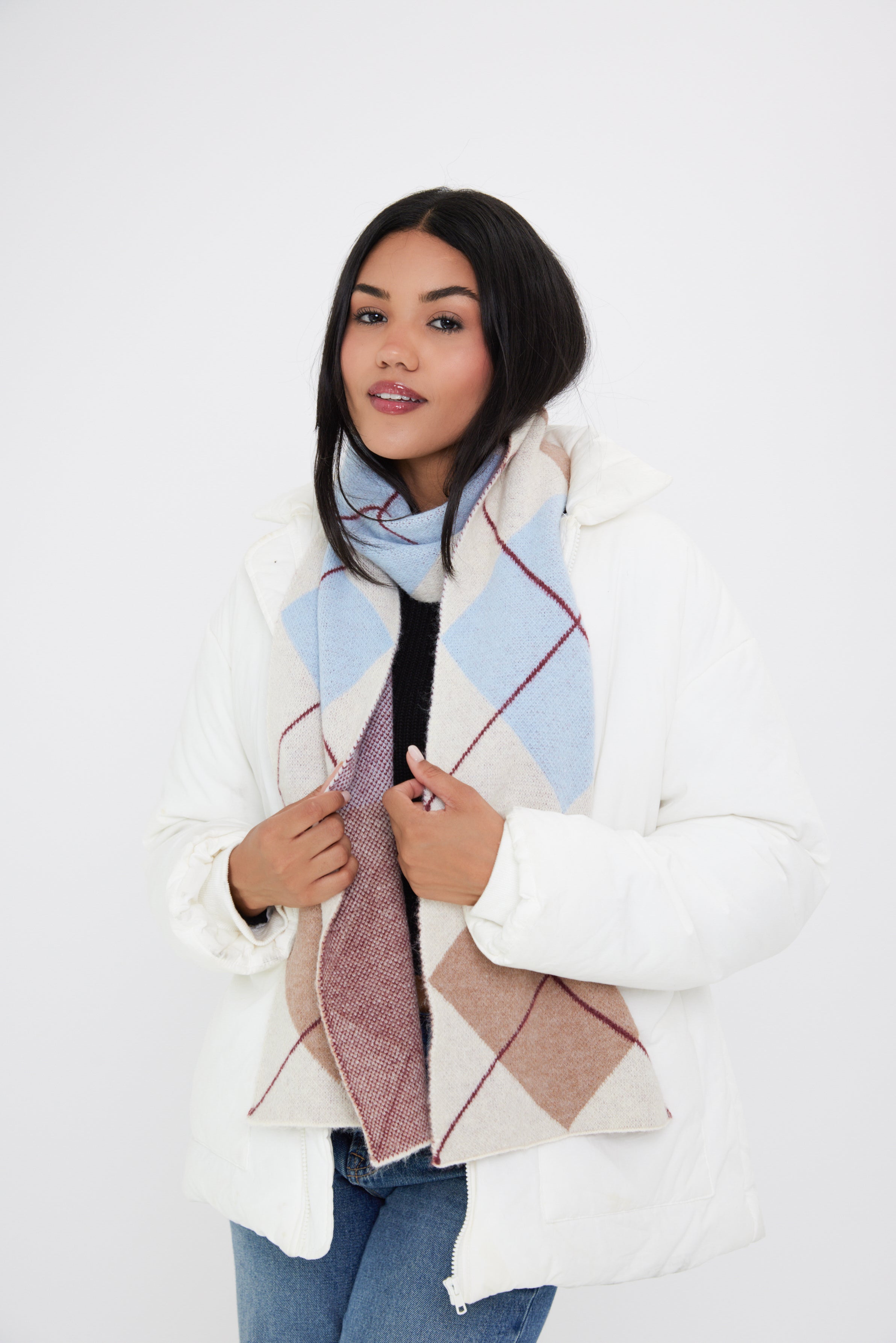 Woman's Argyle Pattern Scarf in Blue, Cream and Taupe