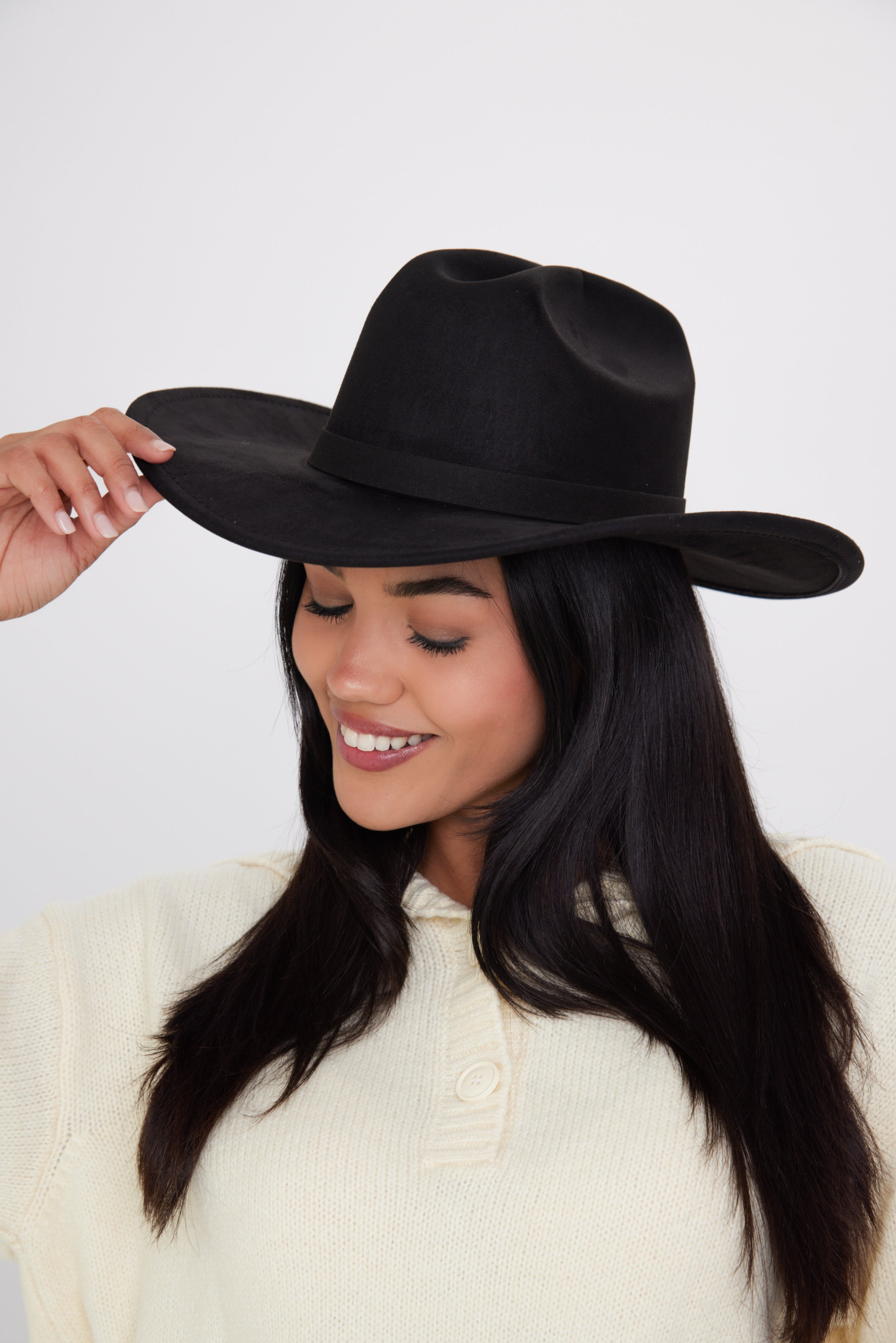 Women’s Faux Suede Cowboy Hat in Black