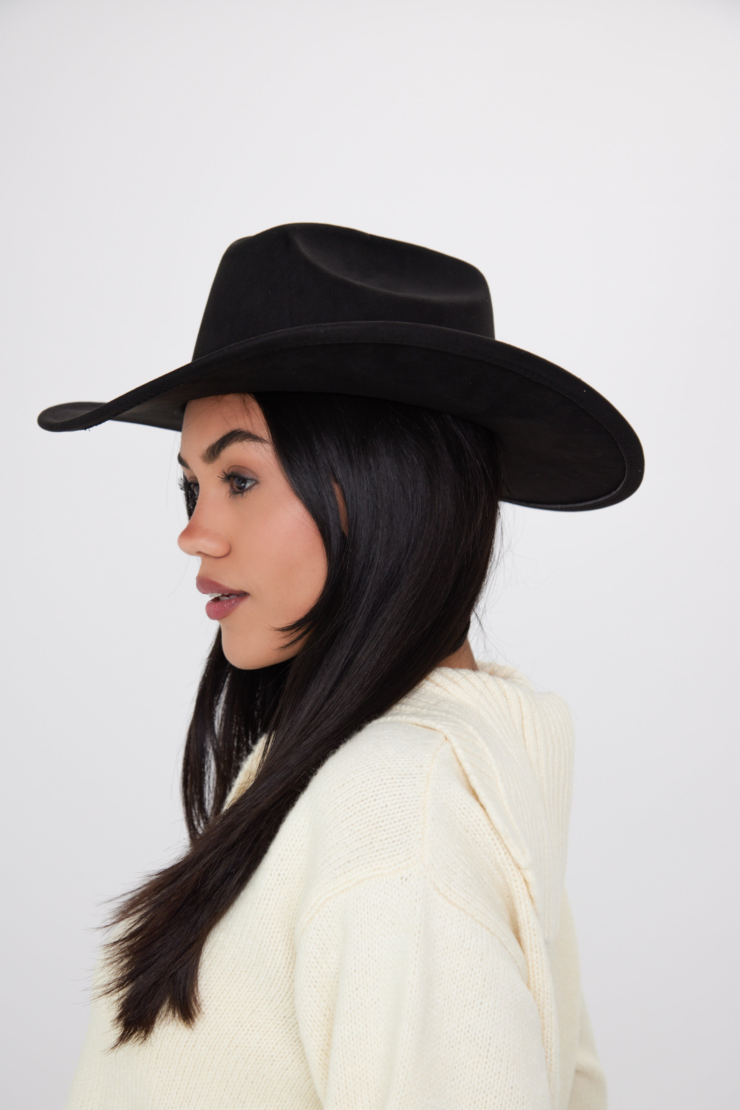 Women’s Faux Suede Cowboy Hat in Black
