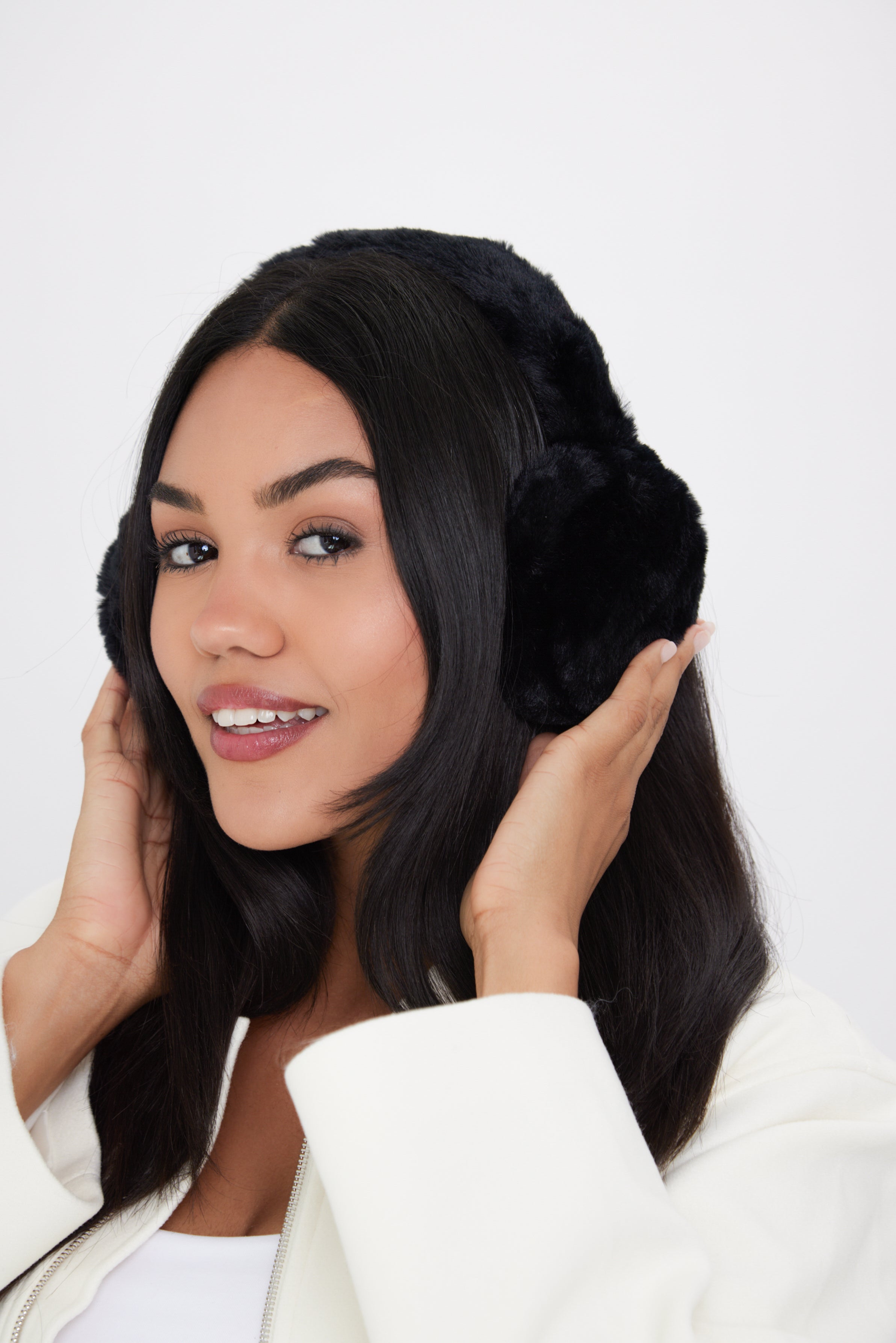 Women’s Fur Earmuffs in Black