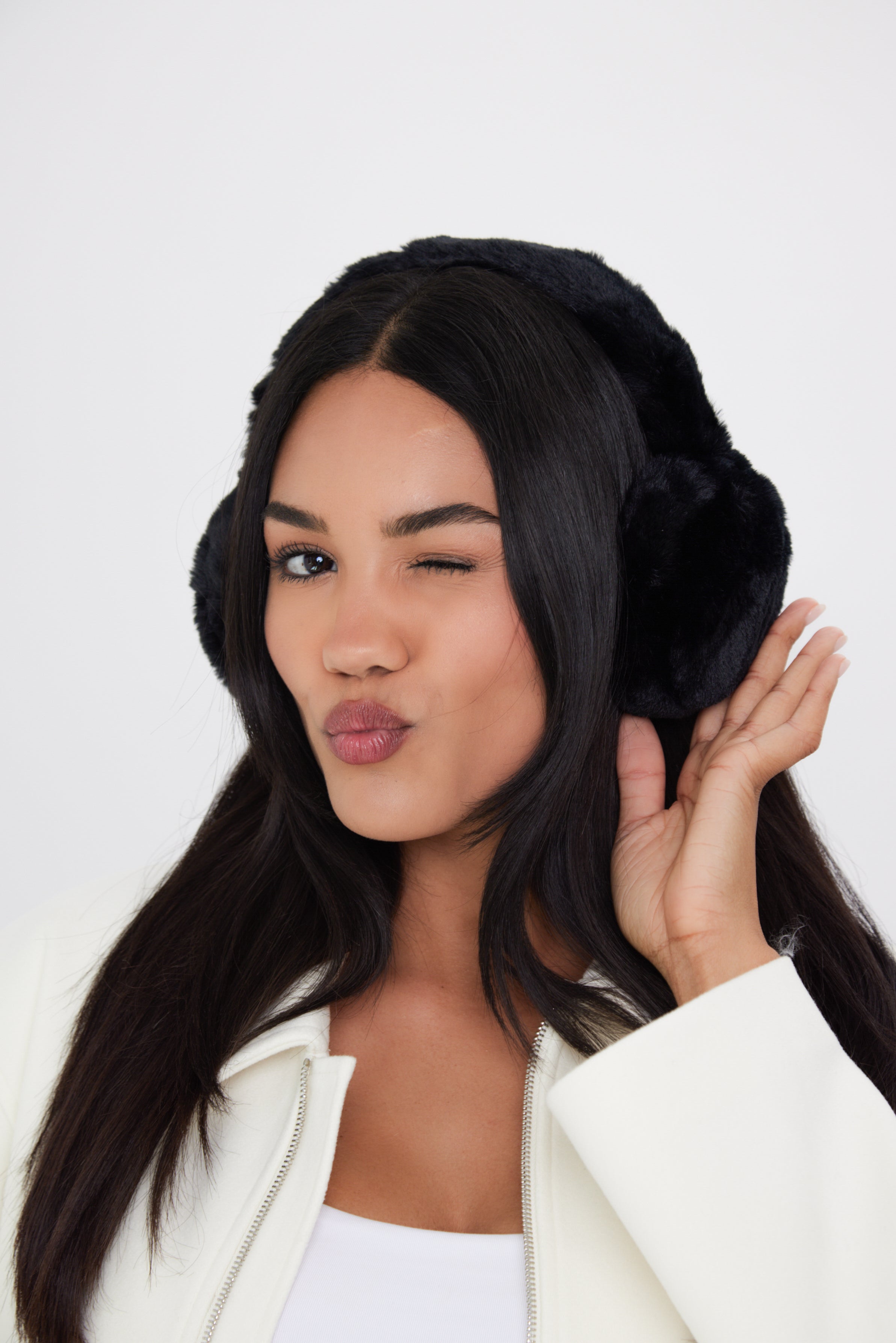 Women’s Fur Earmuffs in Black