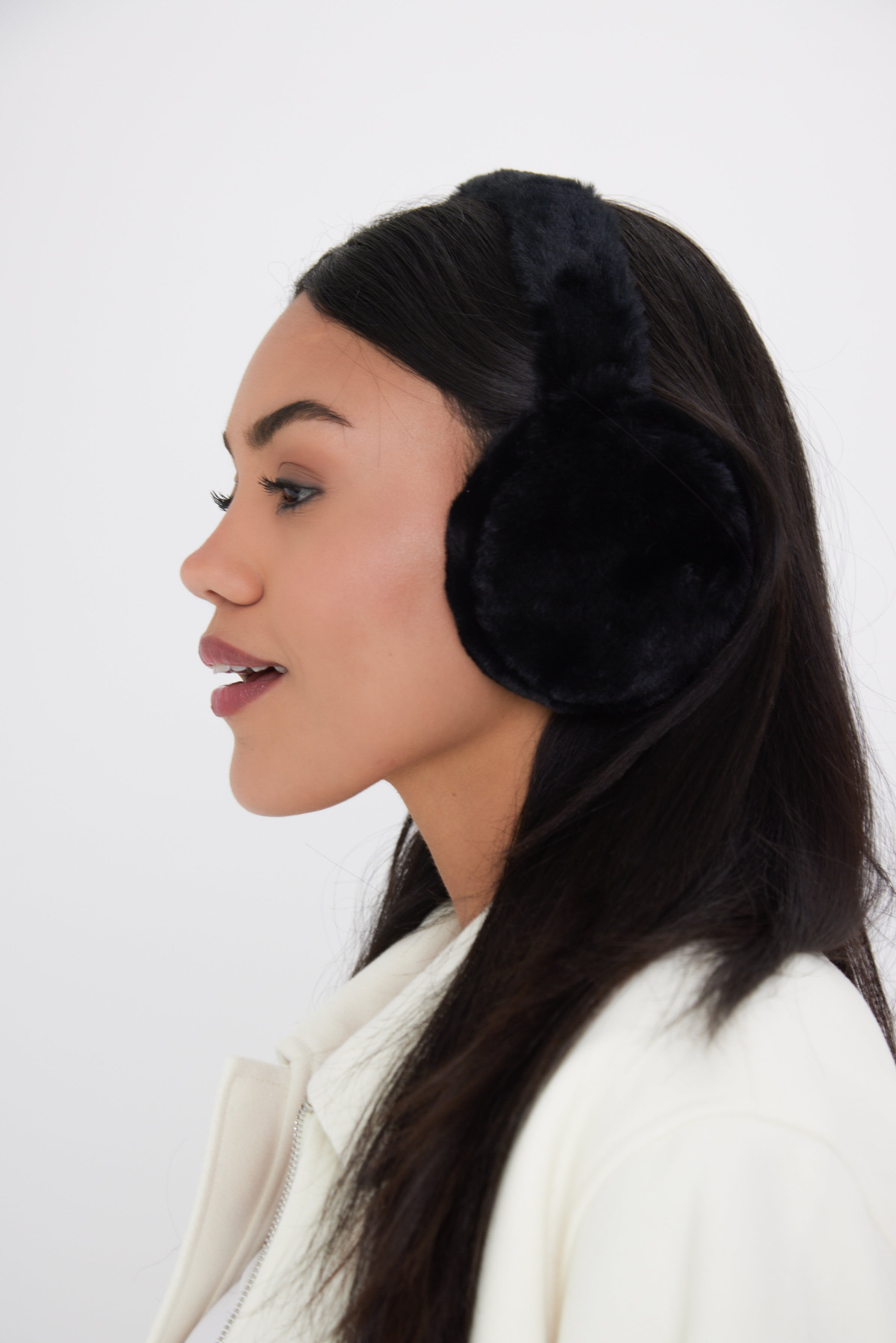 Women’s Fur Earmuffs in Black