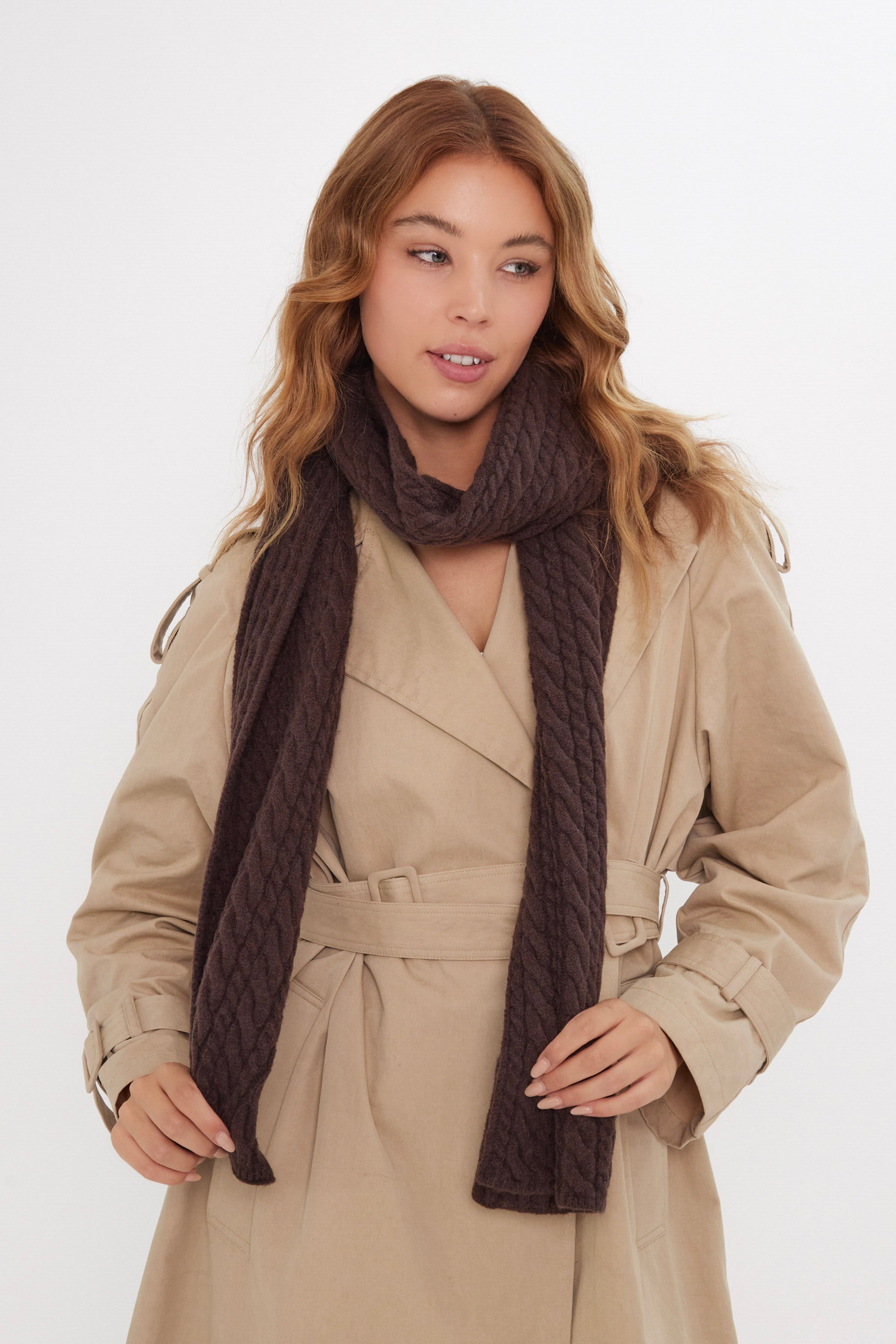 Women’s Cable Knitted Scarf in Brown