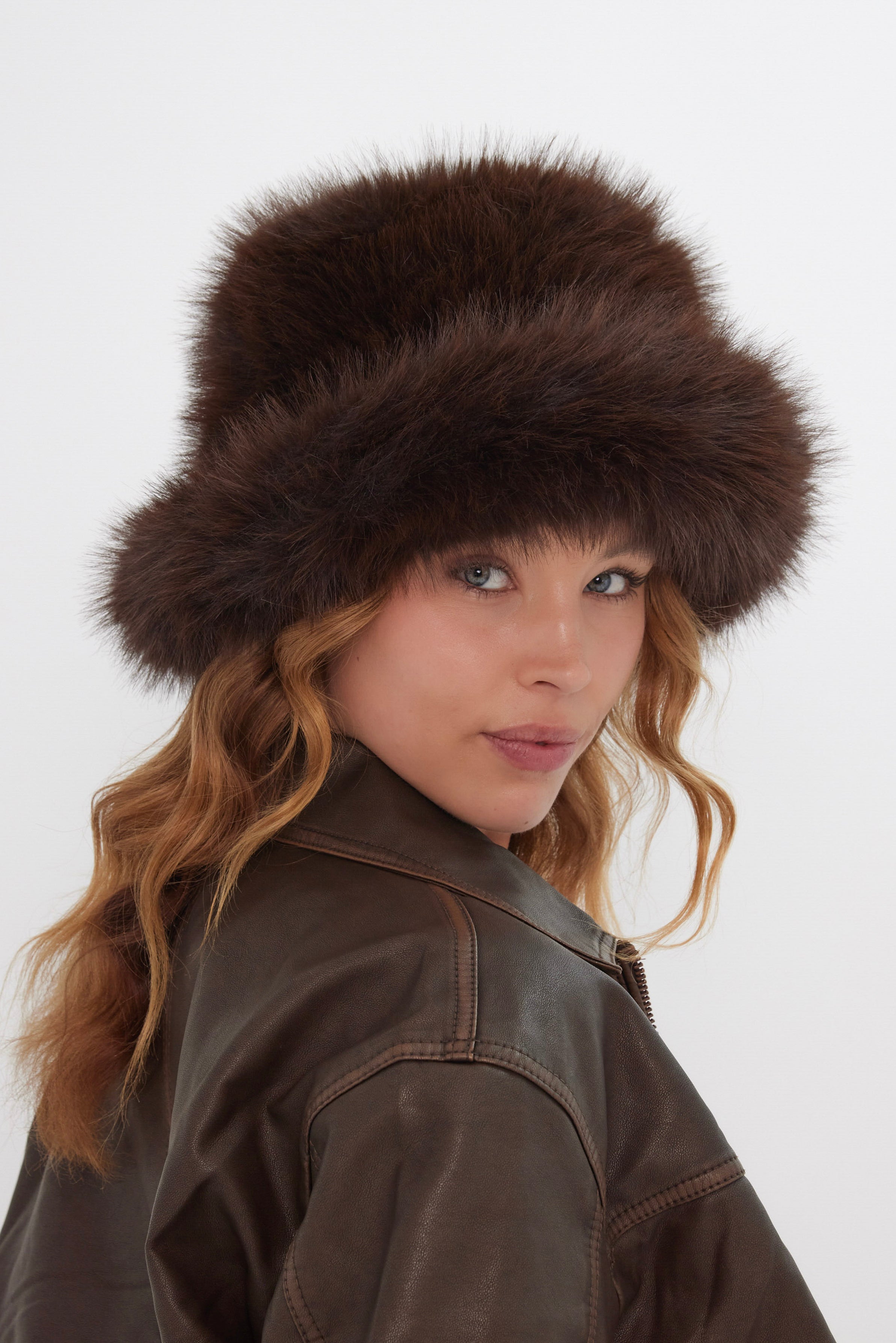 Women’s Fuzzy Fur bucket hat in Brown 