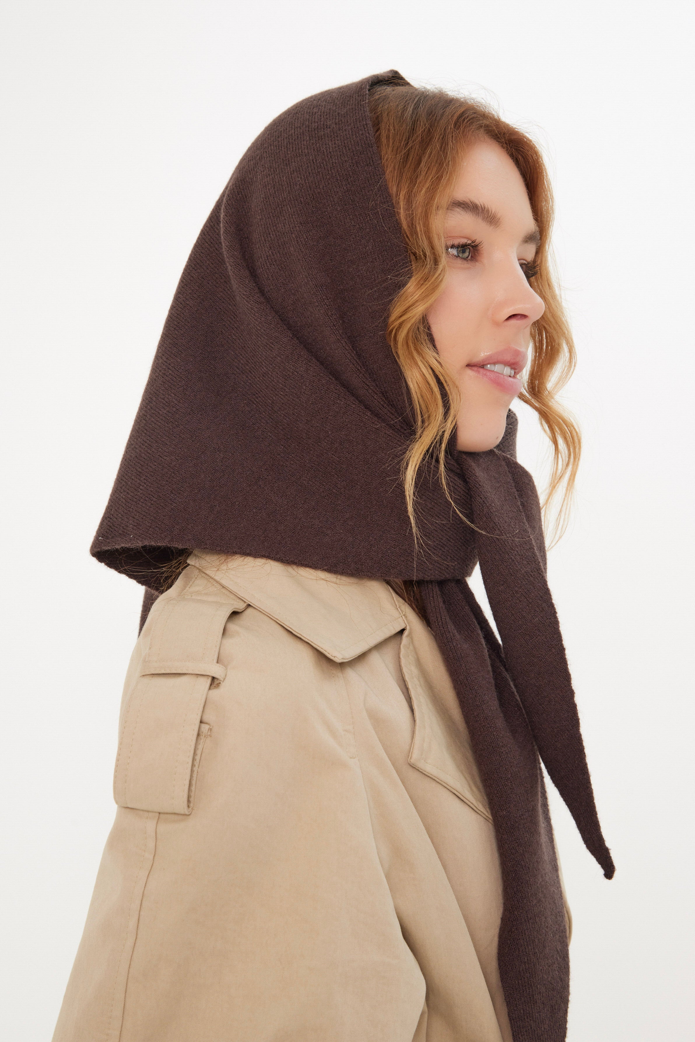 Women’s Knitted Triangle Scarf in Brown