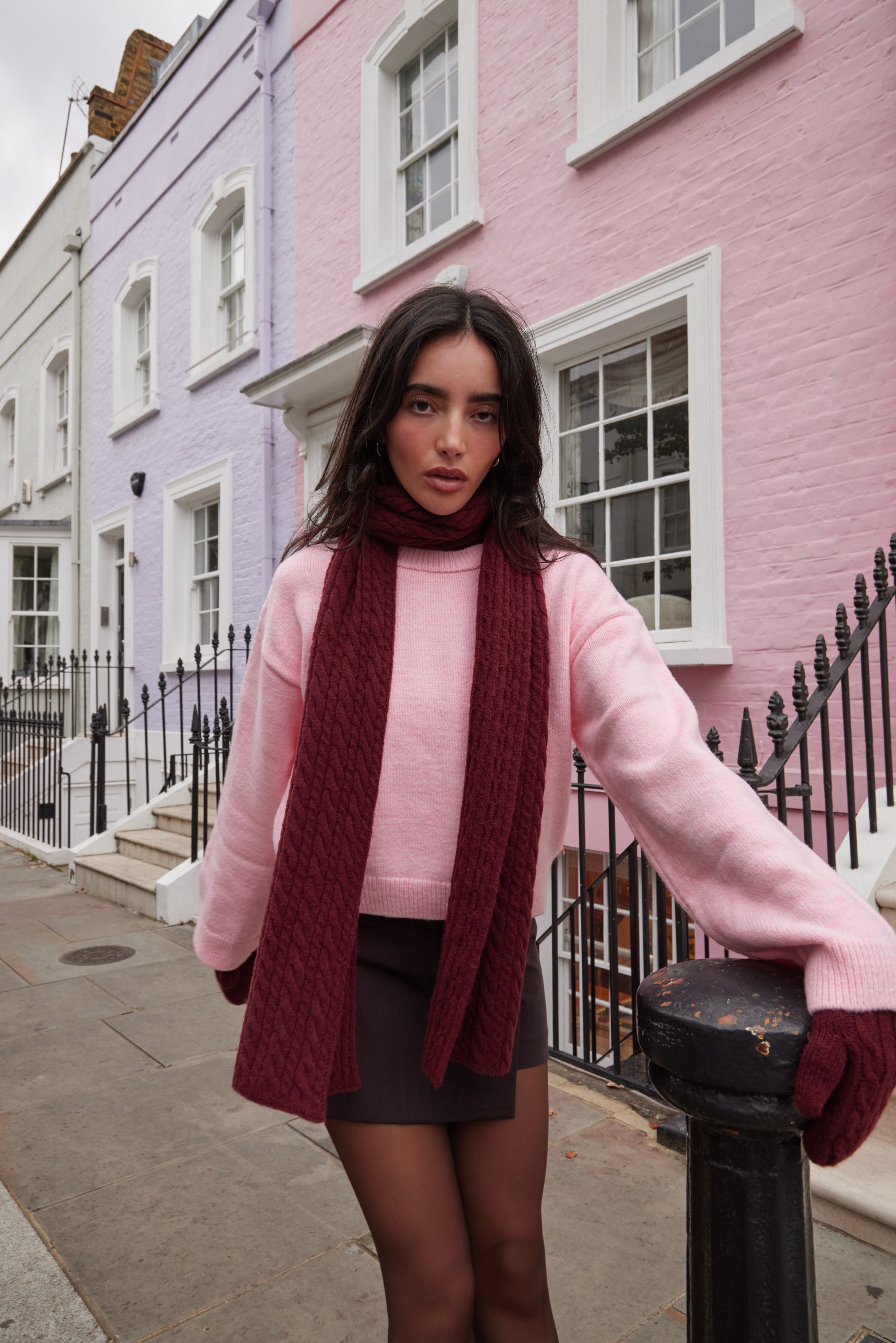 Women’s Cable Knitted Scarf in Burgundy