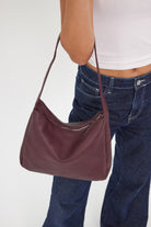 Women’s Slouchy Leather-Look Shoulder bag in Burgundy