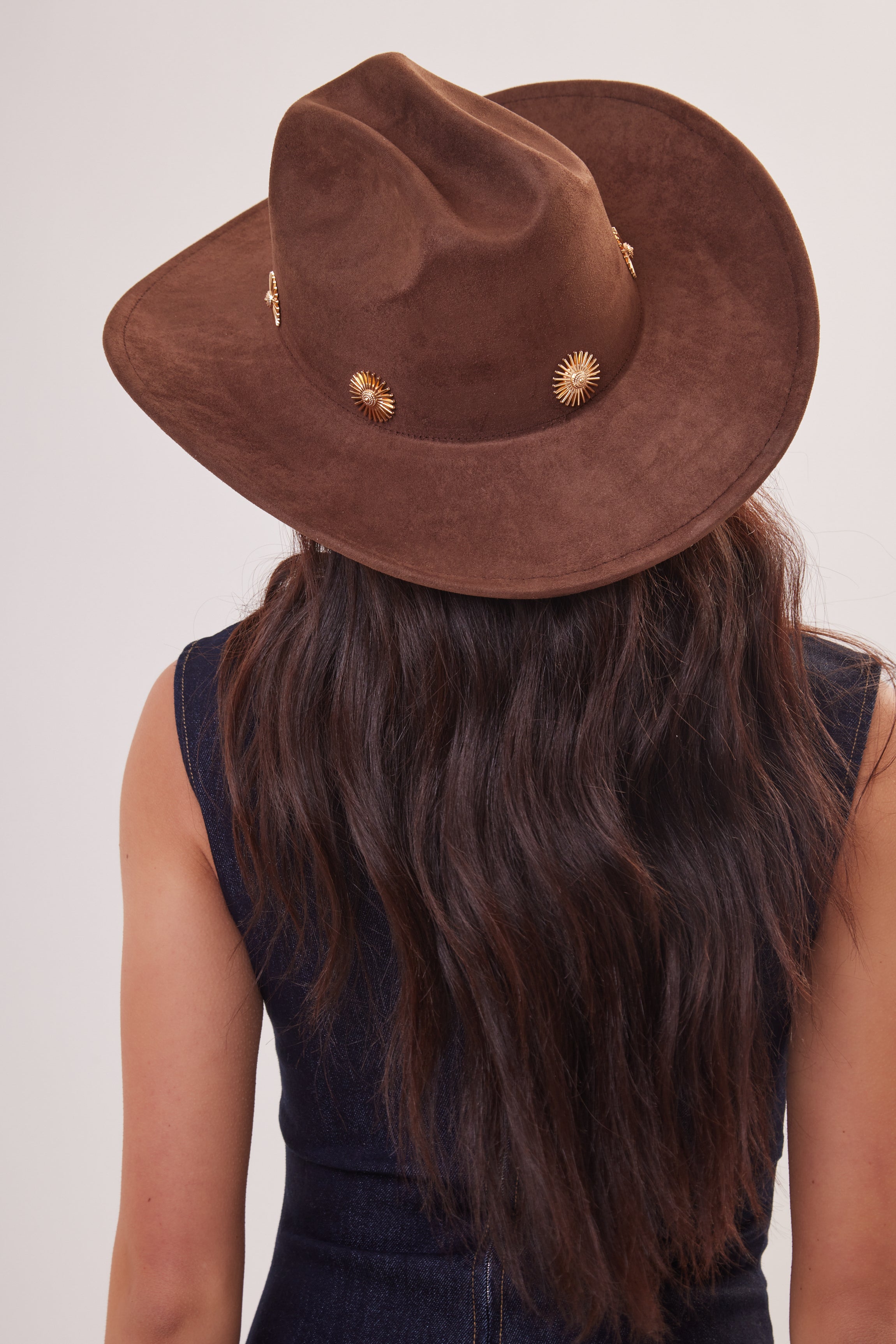 Woman's Cowboy Hat in Brown with Daisy Gold Studs