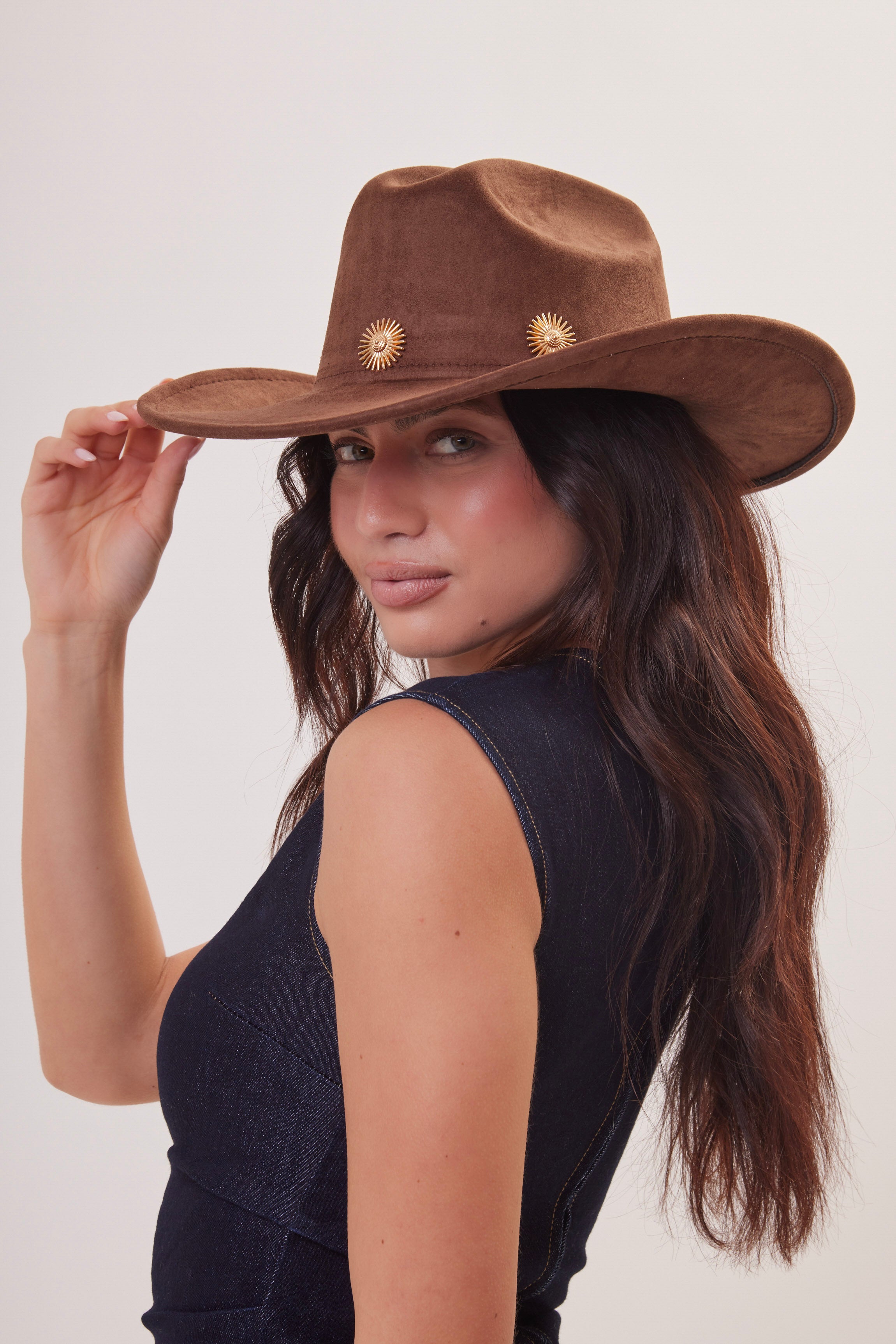 Woman's Cowboy Hat in Brown with Daisy Gold Studs