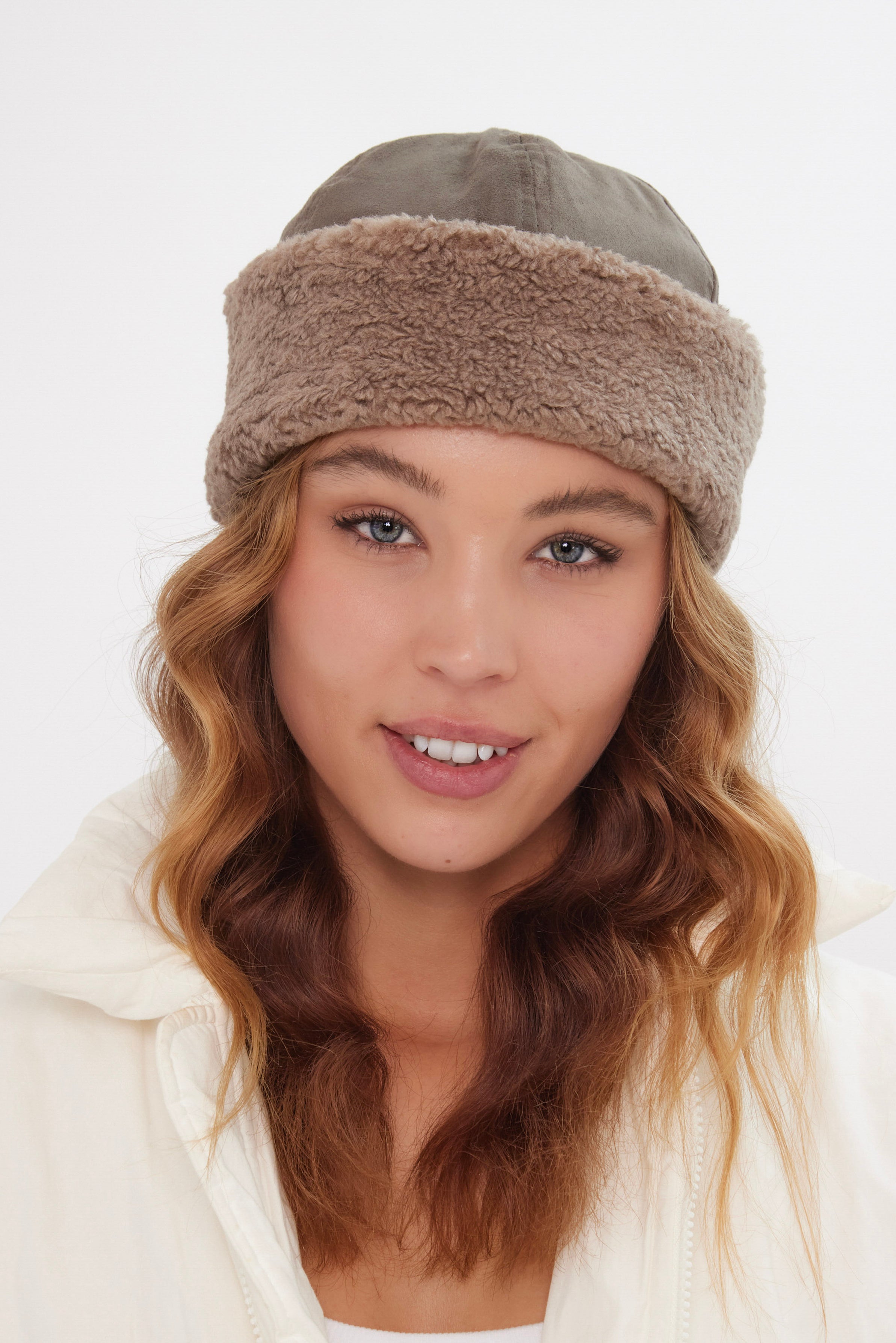Women’s Suede and Borg Turn Up Beanie in Grey 