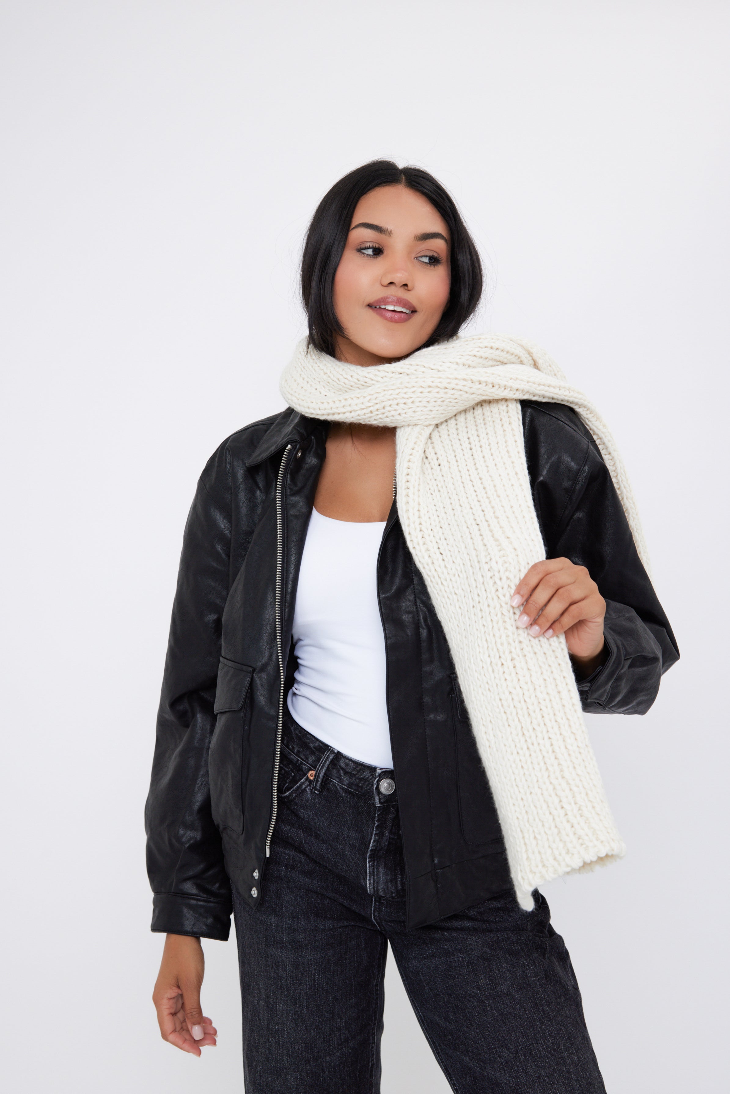 Woman's Knitted Chunky Scarf in Cream