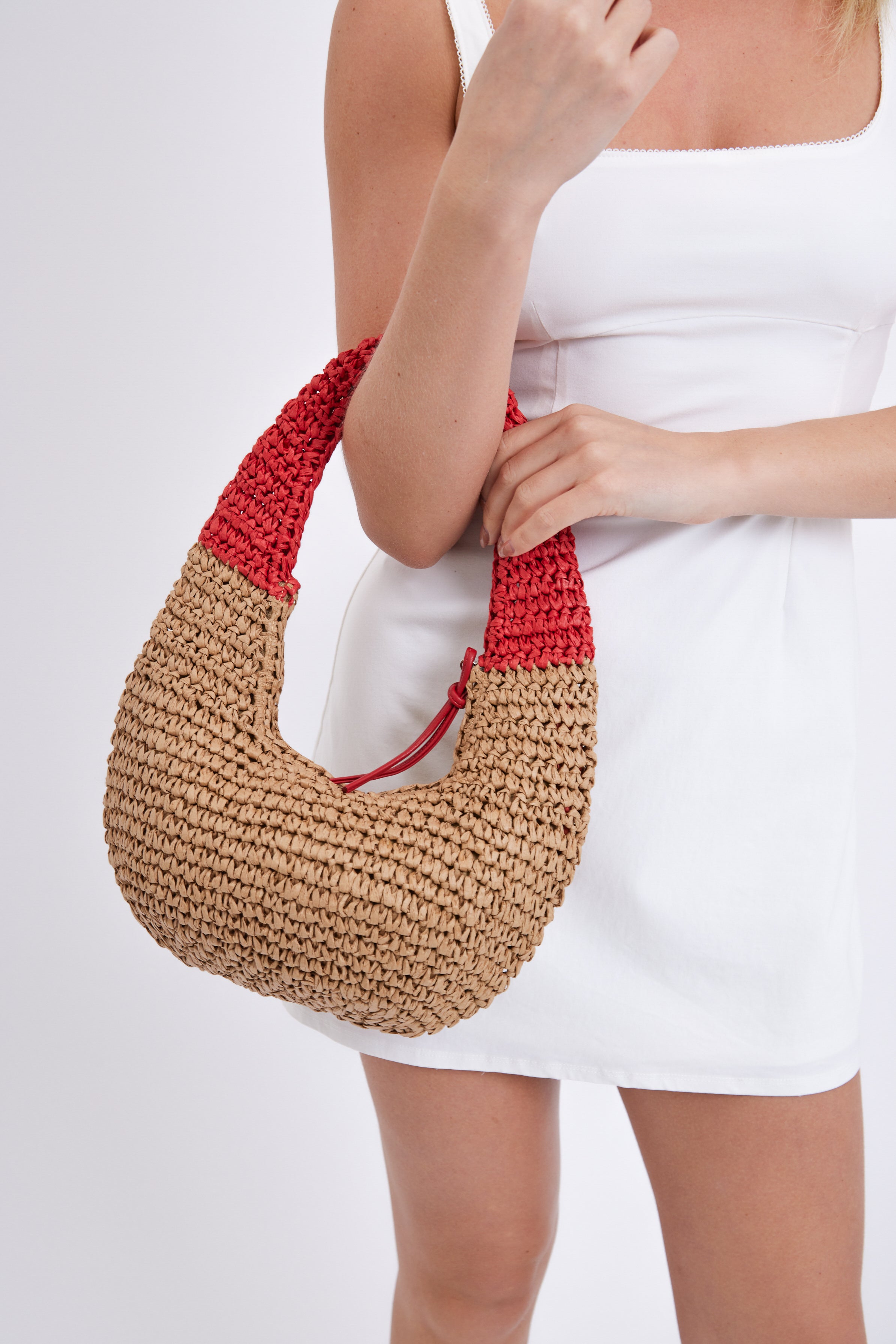 Women’s Round Straw Shoulder Bag in Natural with Red Handles 